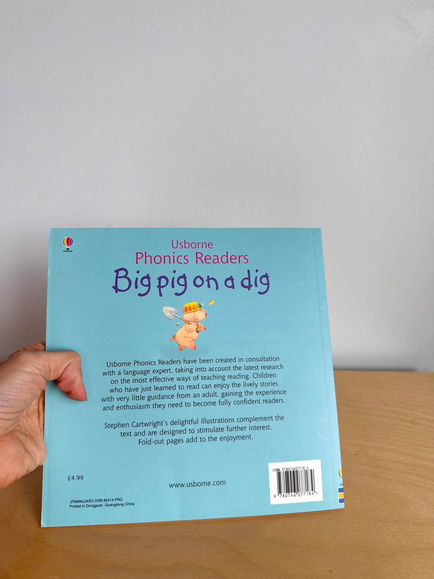 Big Pig on a Dig Softcover Readers Book / 2-5 years