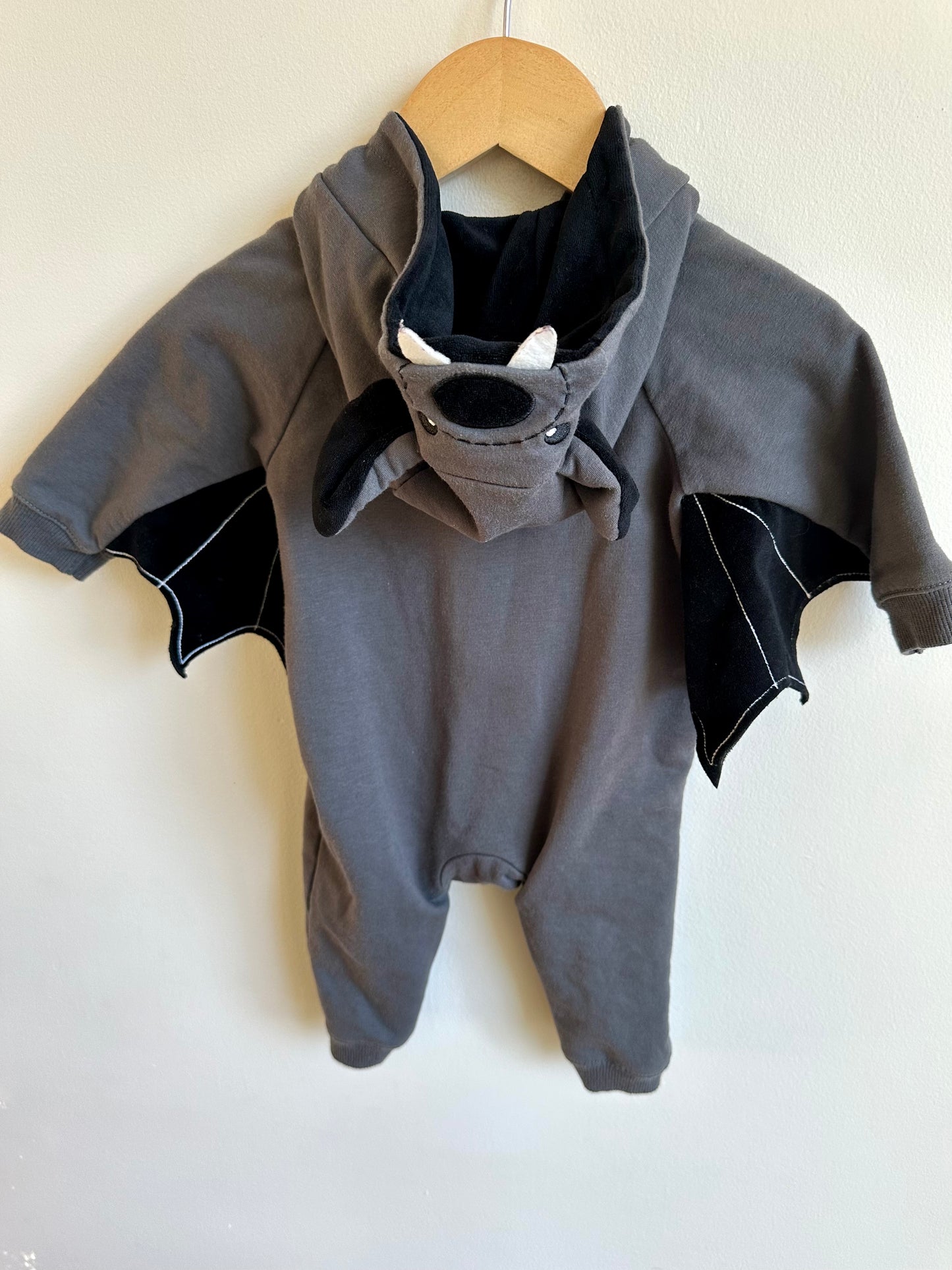 Bat with Wings Jumpsuit / 3-6m