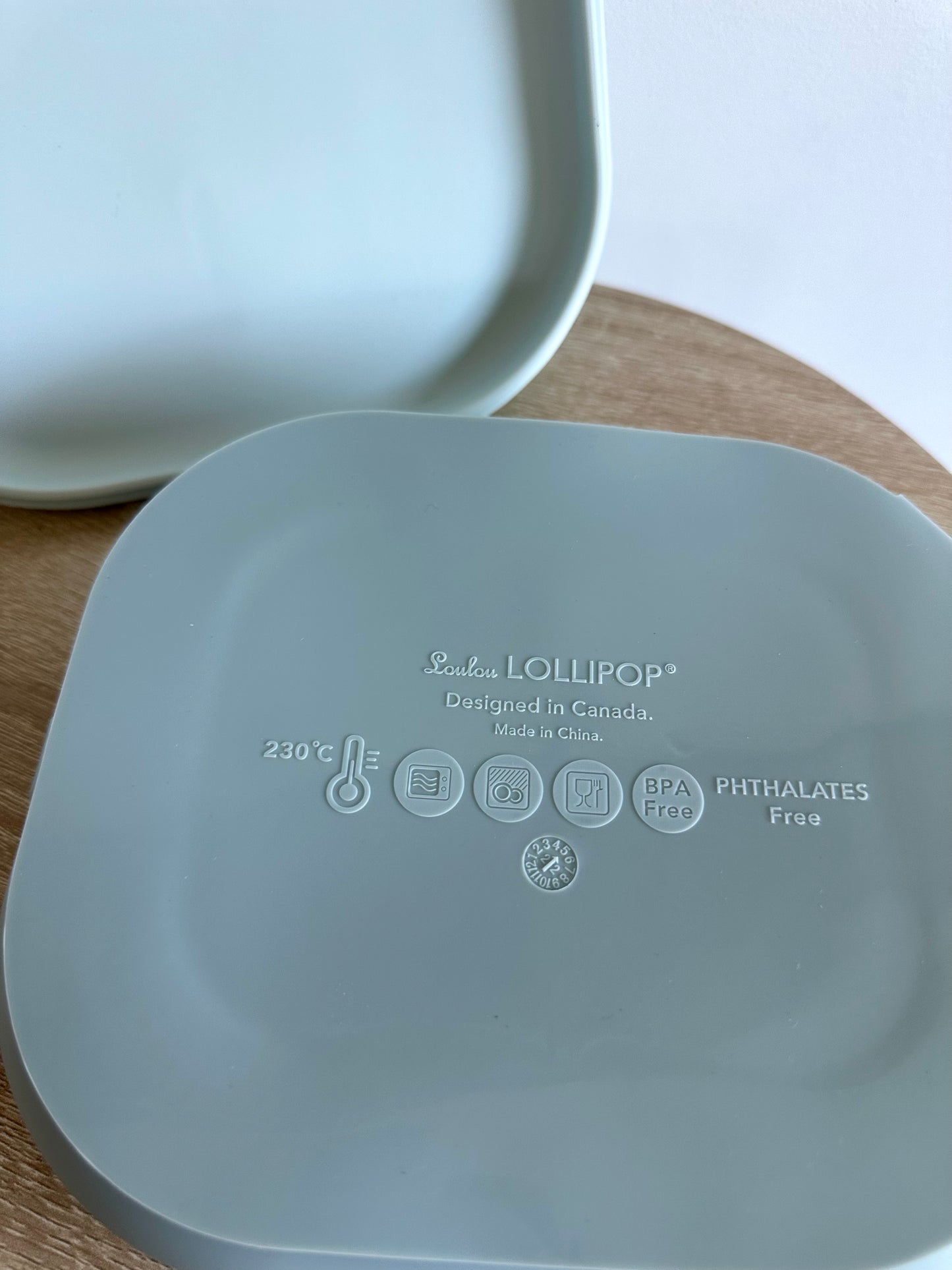 LouLou Lollipop Silicone Plate with Lid and Spoon (No Shipping)
