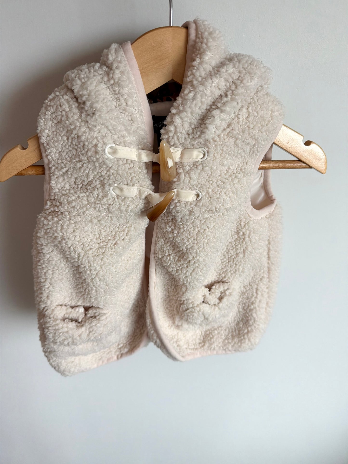 Cream Hood Pocket Vest / 24m