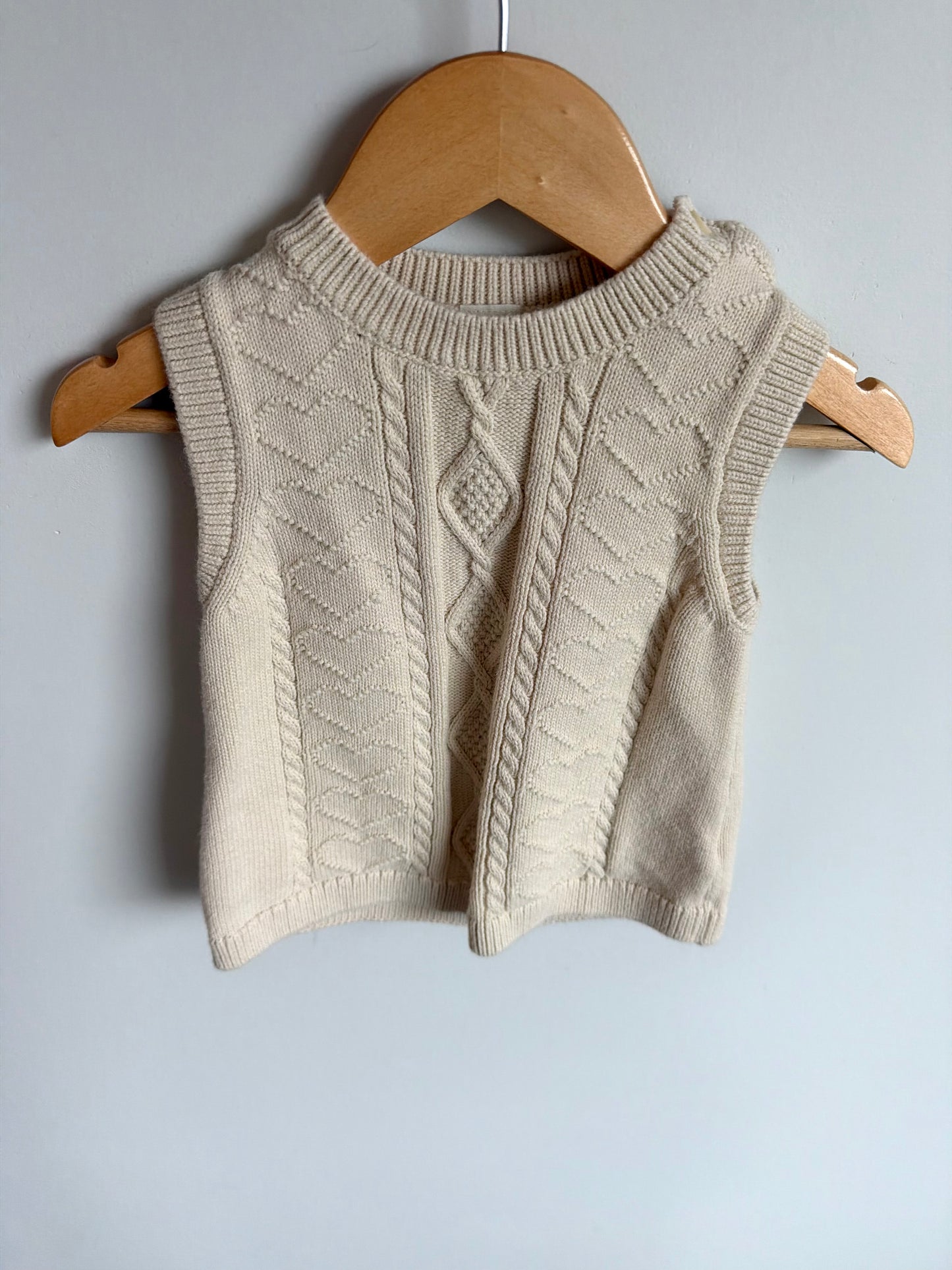 Cable Knit Heart Vest / 12-18m
