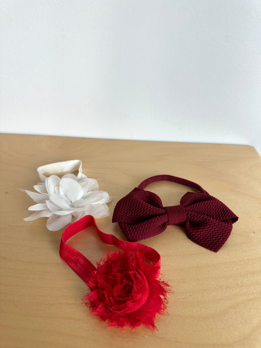White + Red Flower + Burgundy Bow Headbands / 0-6m?
