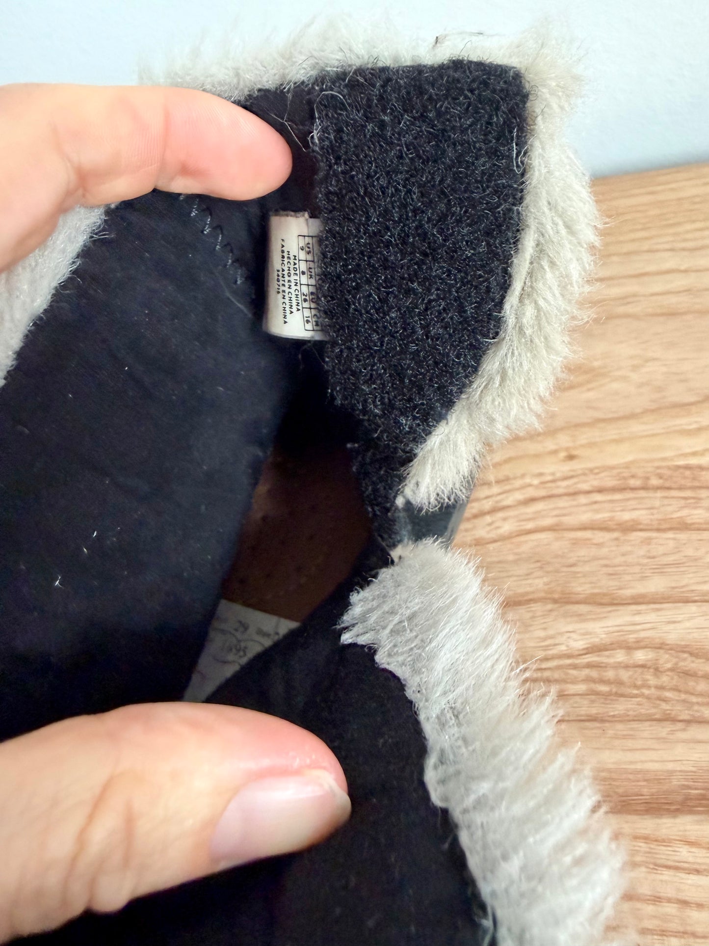 Toms Seude Boots with Grey Fur / Size 9 toddler