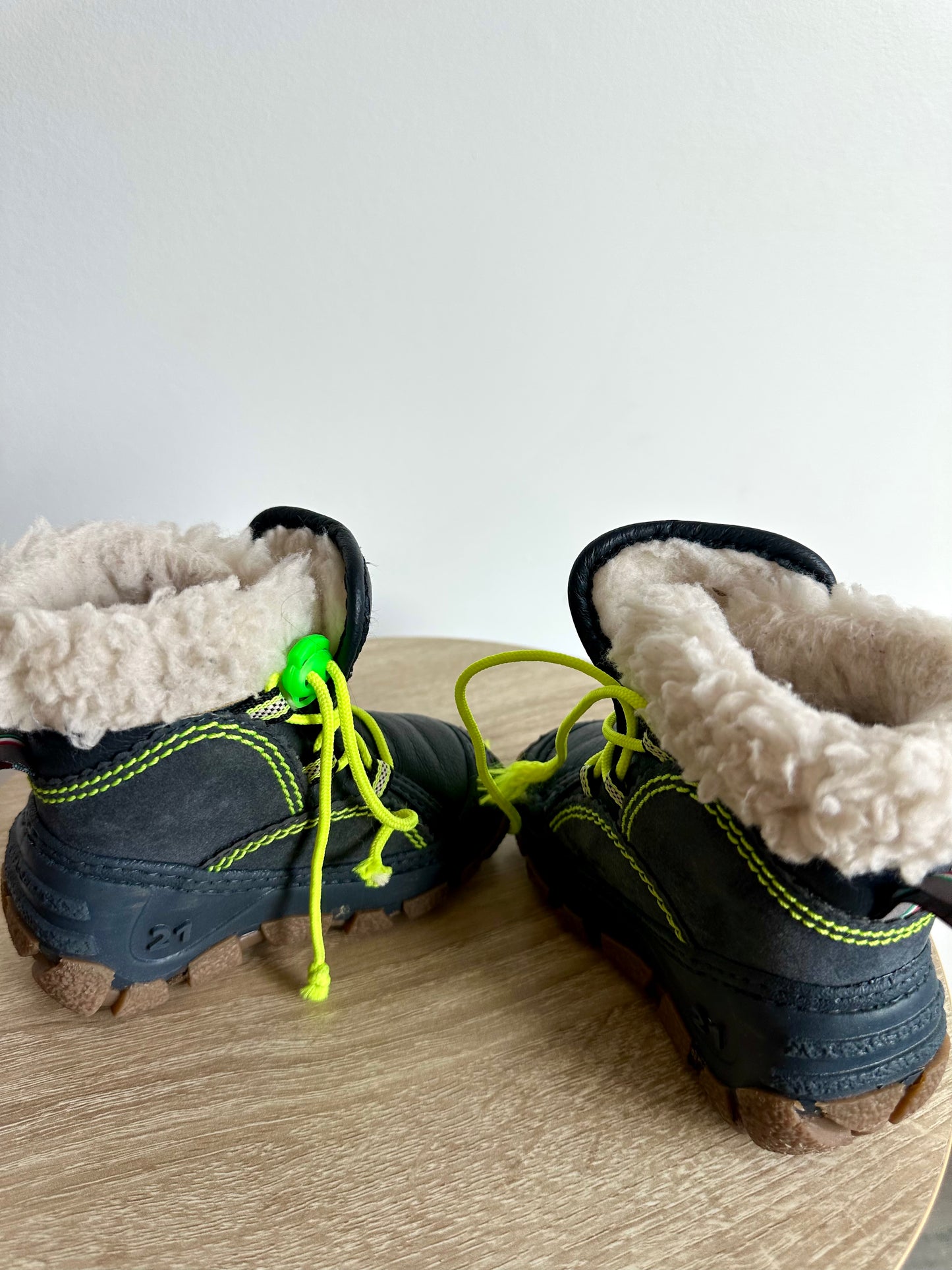 Olang Winter Boots / Size 5 Toddler