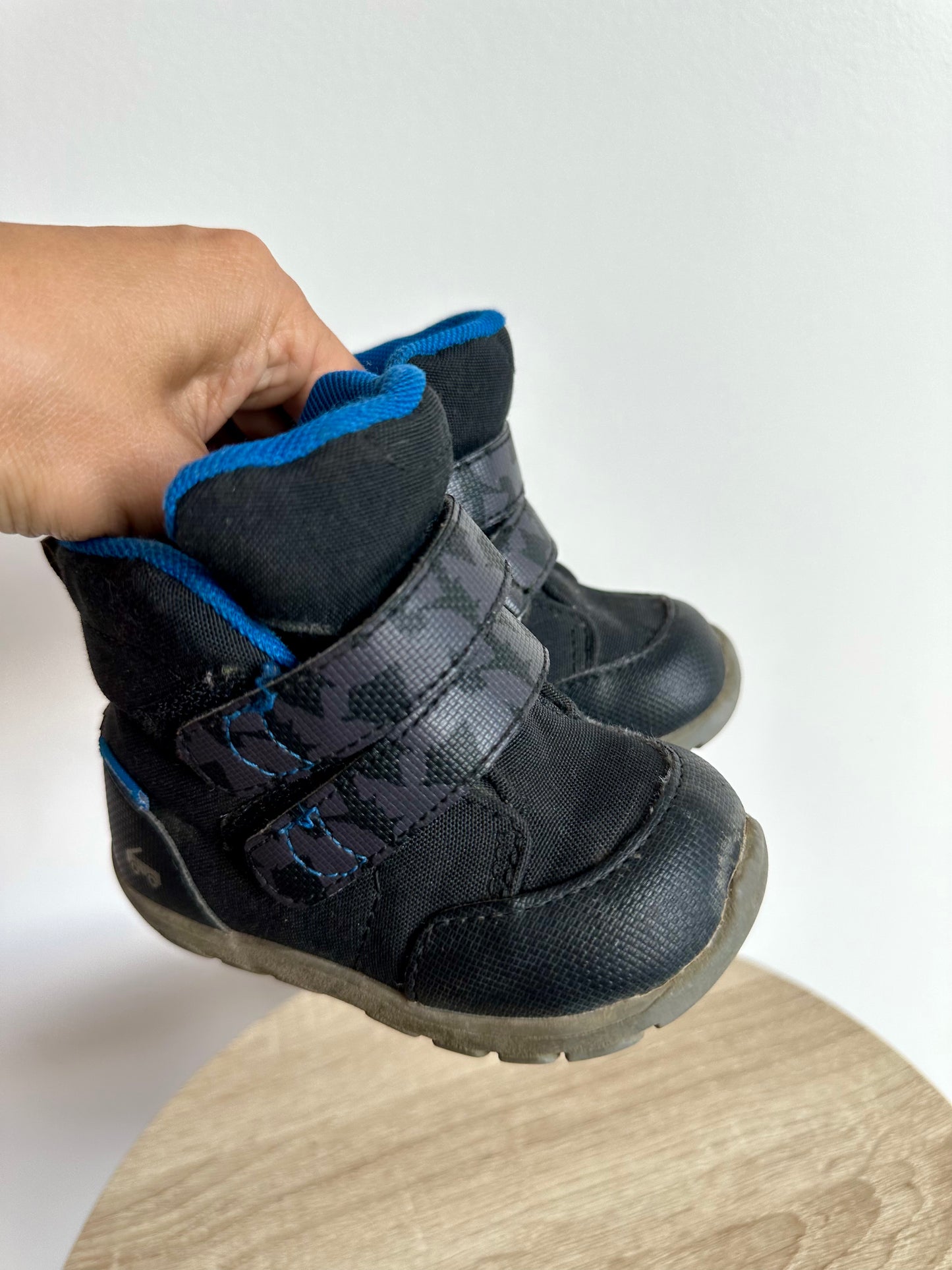 Navy Waterproof Winter Boots / Size 6 Toddler