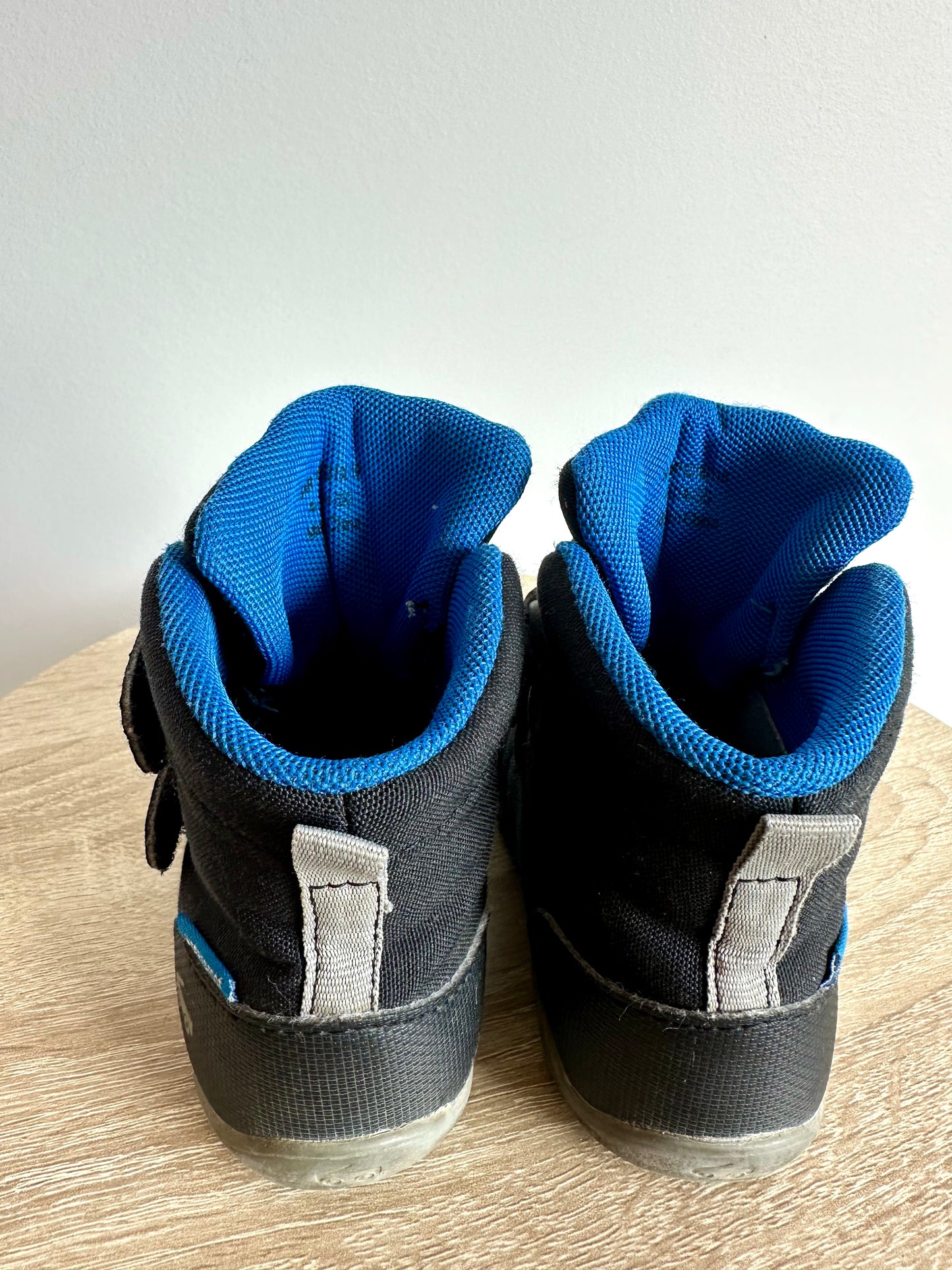 Navy Waterproof Winter Boots / Size 6 Toddler