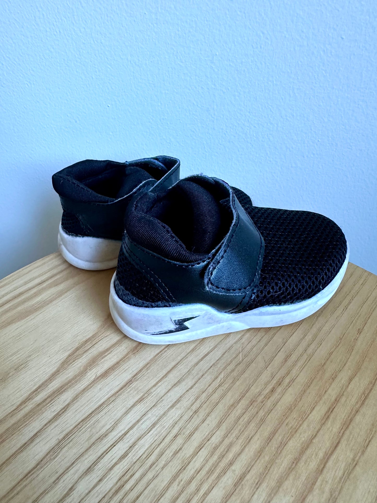 Black Velcro Shoes / Size 5.5 Toddler