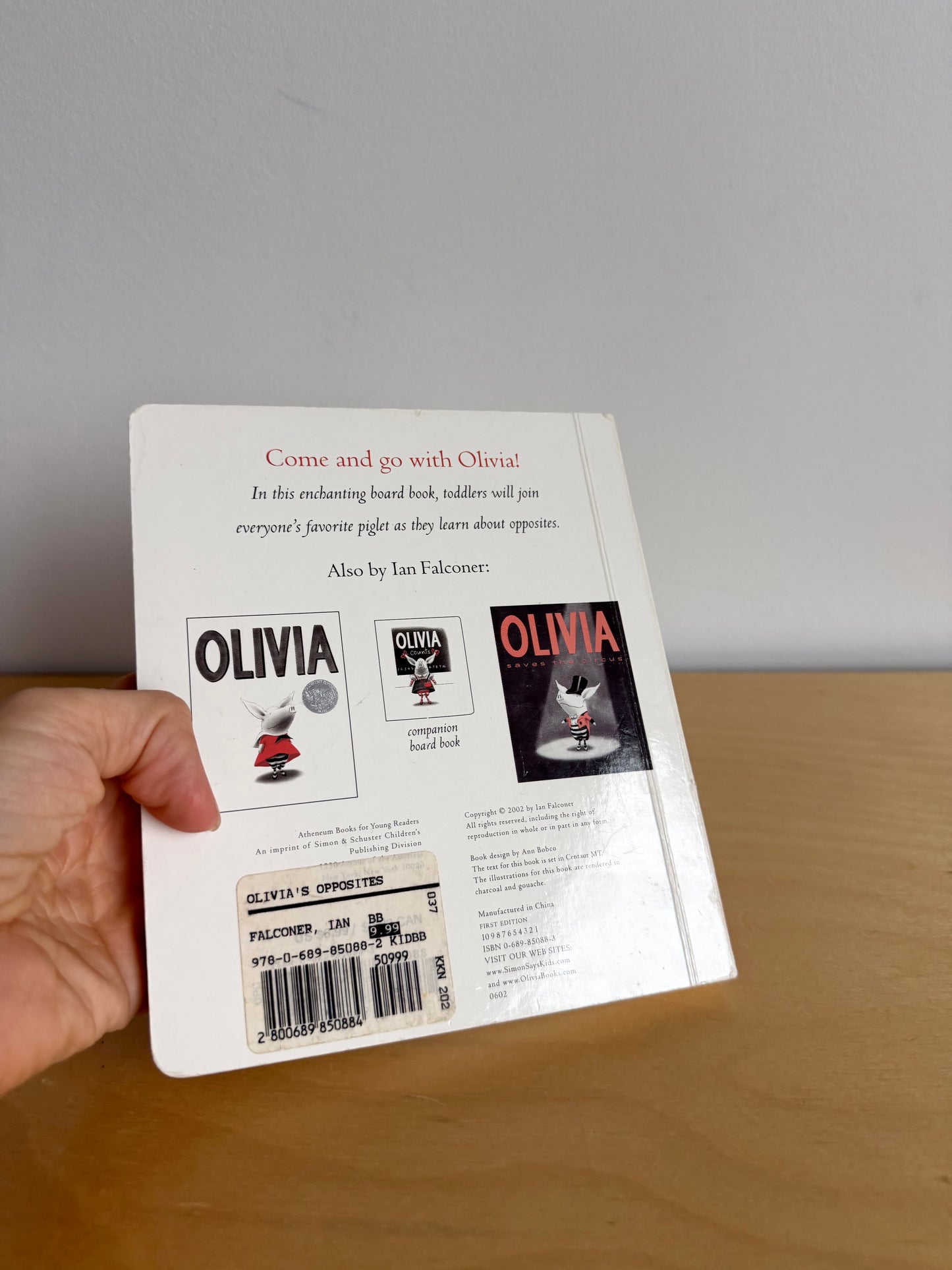 Olivia's Opposites Book / 0-2 years