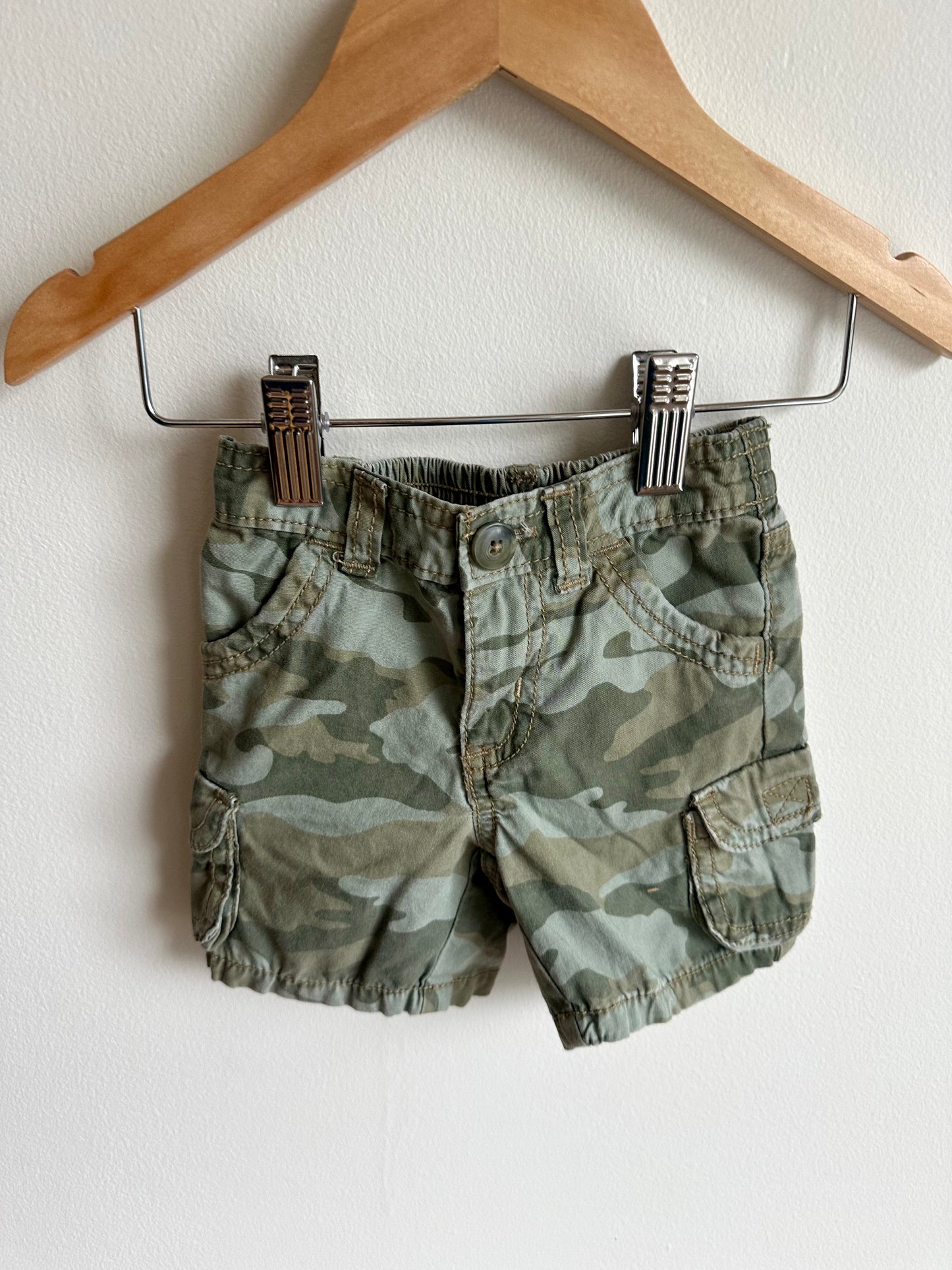 Camo Cargo Shorts / 6-12m