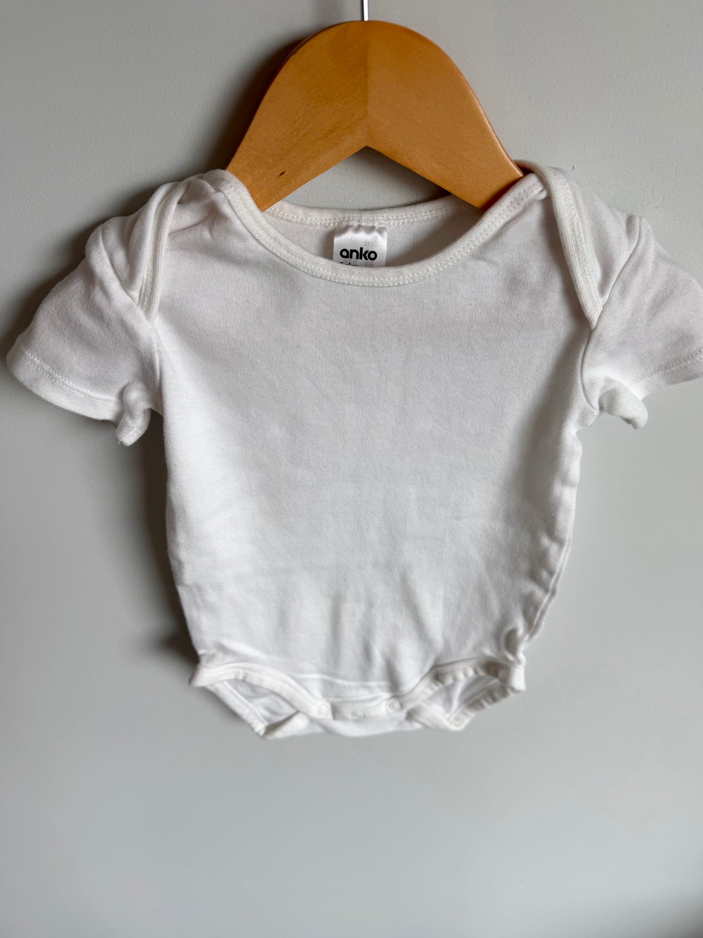 White Simple Bodysuit / 18-24m