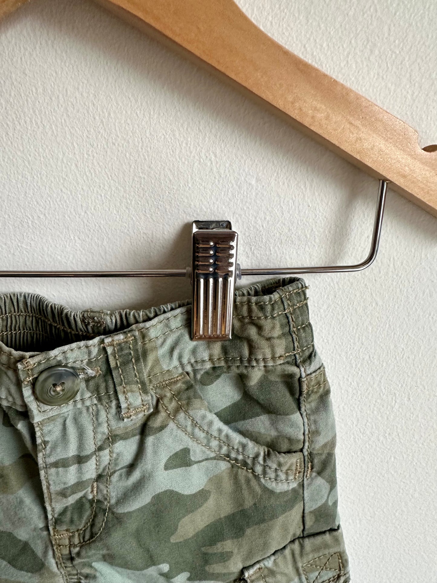 Camo Cargo Shorts / 6-12m