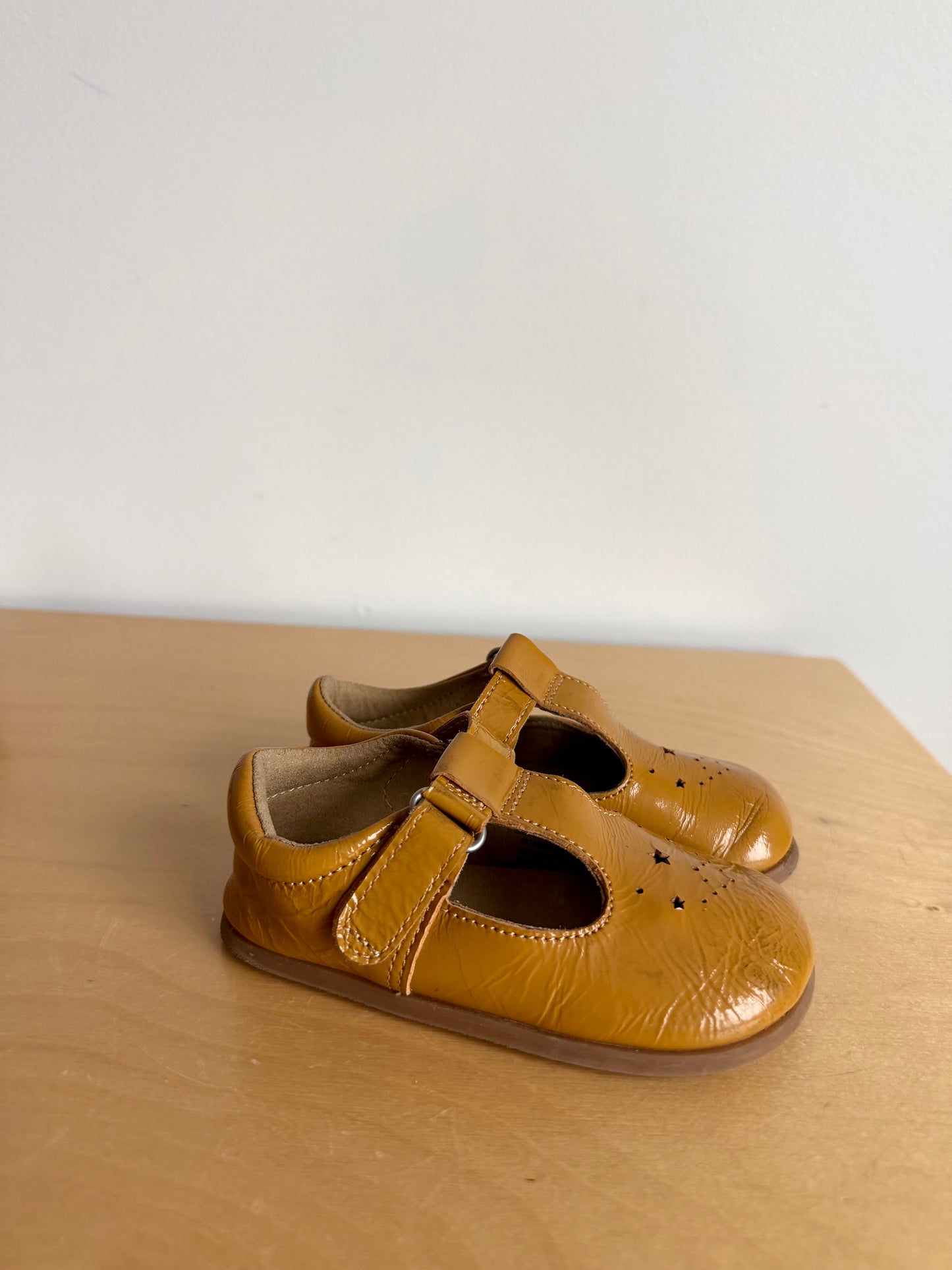 Zara Mustard Star Shoes / Size 6.5 toddler