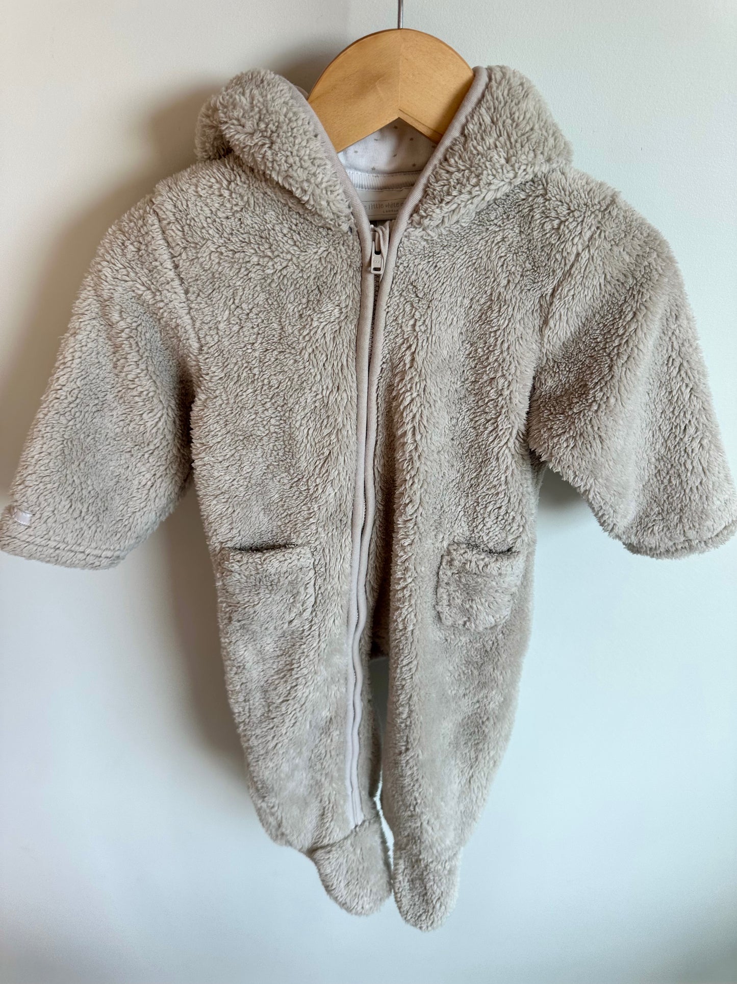 Fuzzy Bear Hooded Bunting Suit / 6-9m
