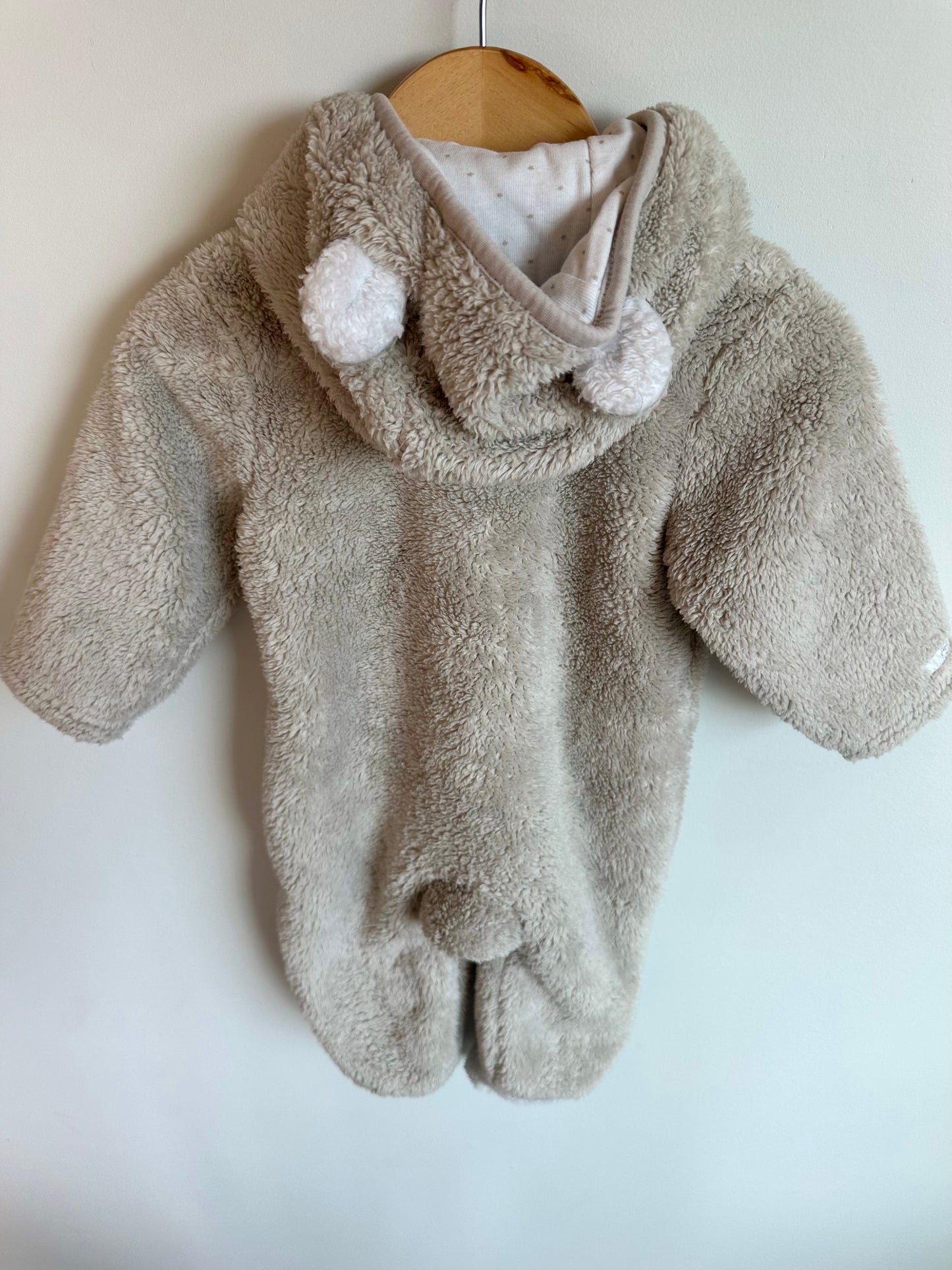 Fuzzy Bear Hooded Bunting Suit / 6-9m
