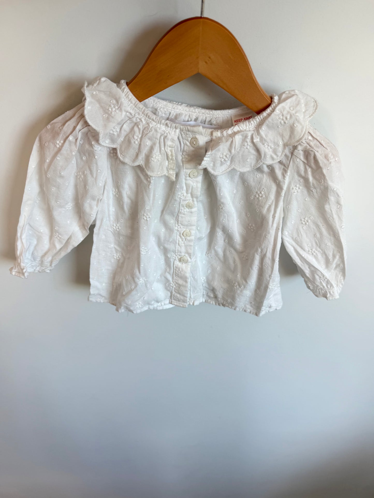 White Scallop Collar Embroidery Flowers Top / 6-9m