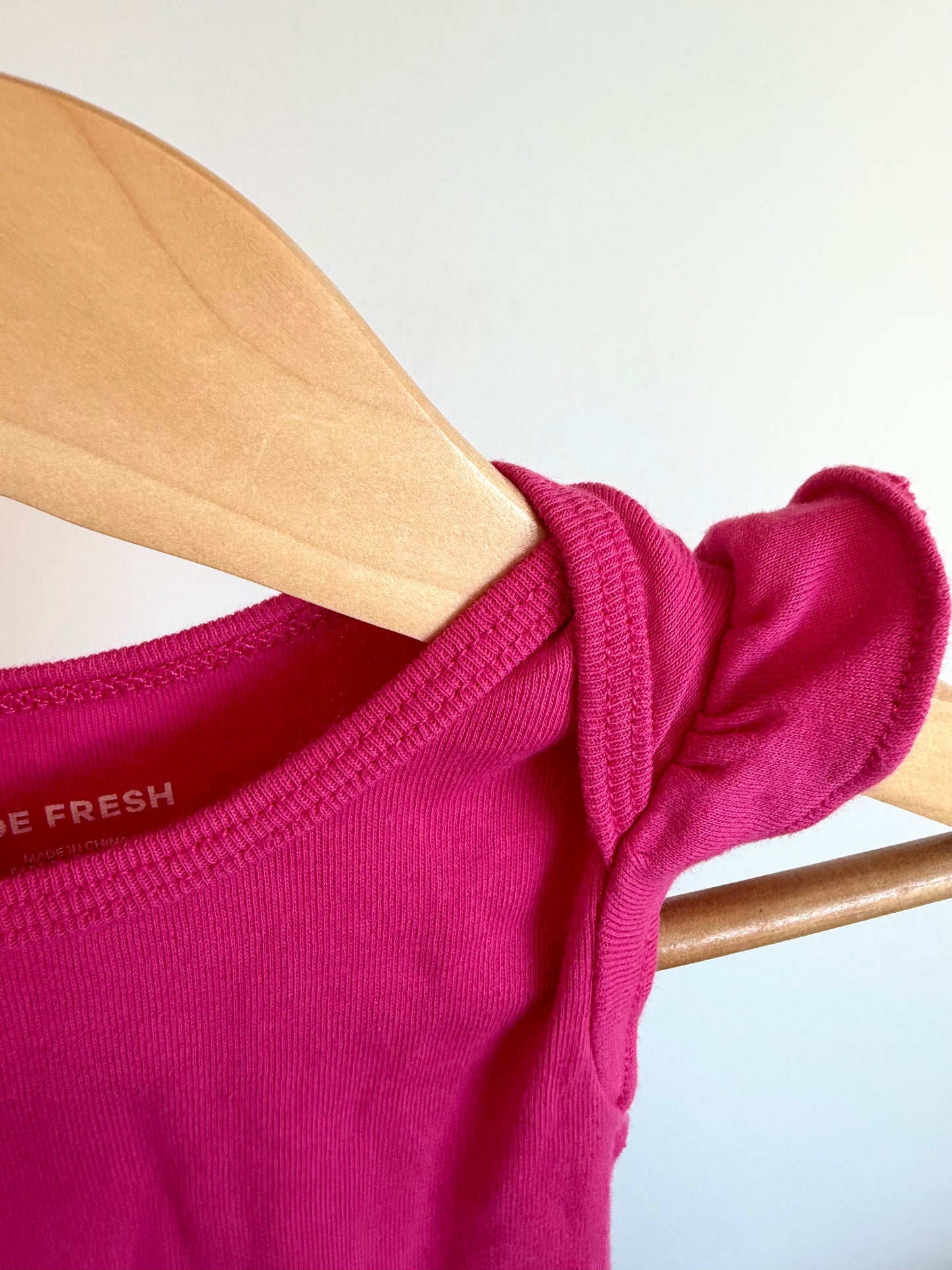 Bright Pink Bodysuit / 6-12m