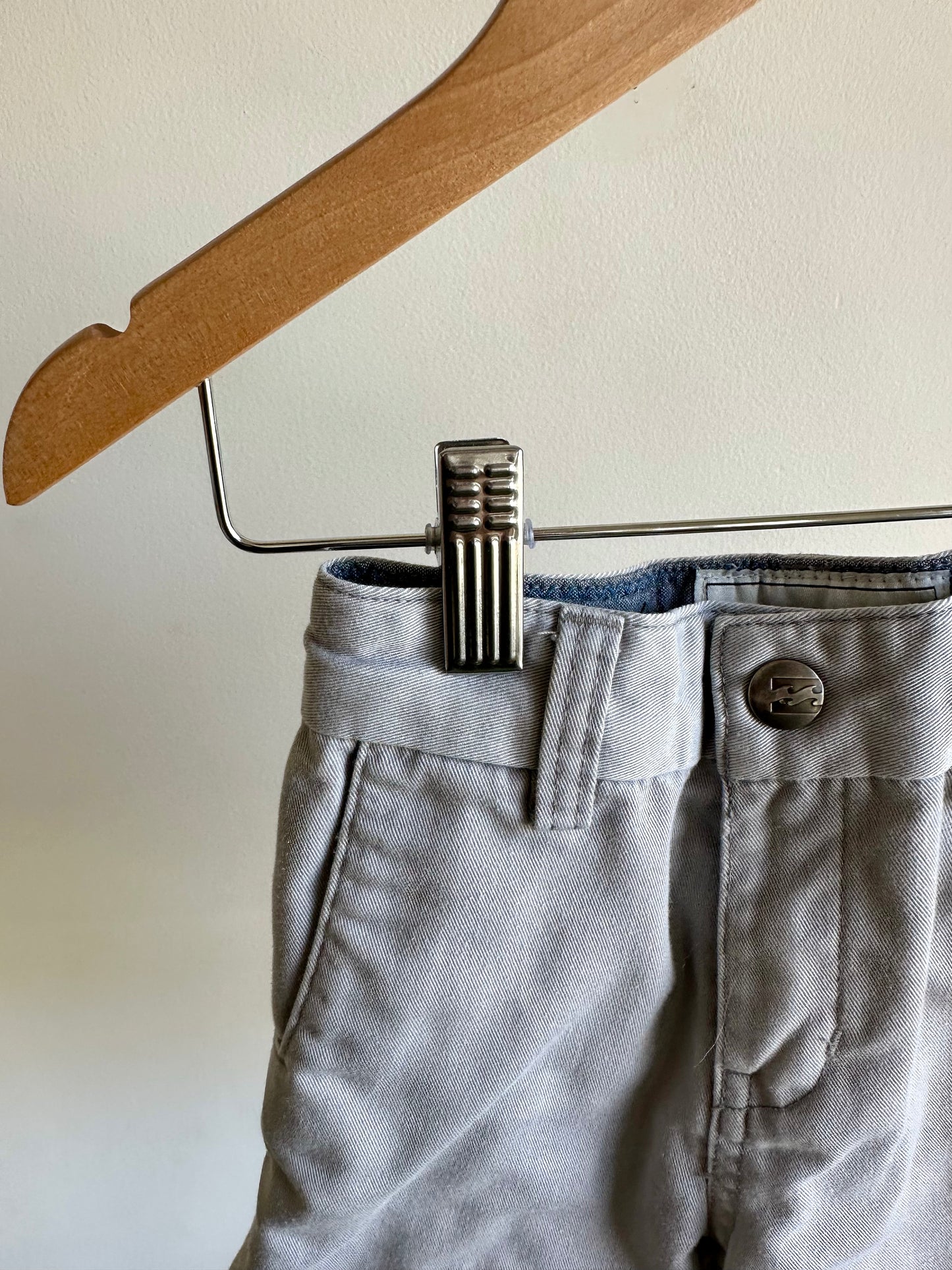 Billabong Grey Shorts / 2T