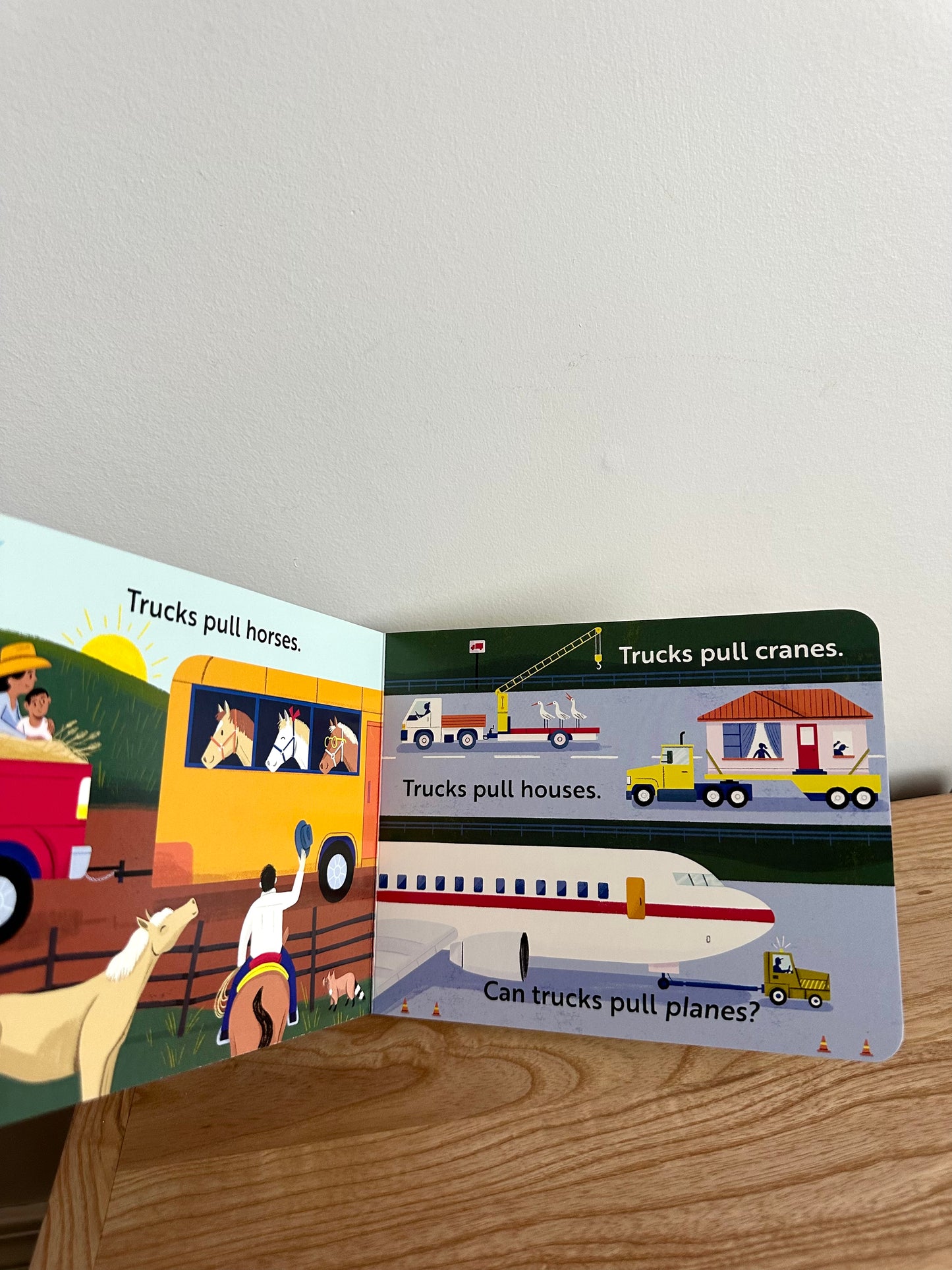 Go, Trucks, Go! Board Book / 0-3 years