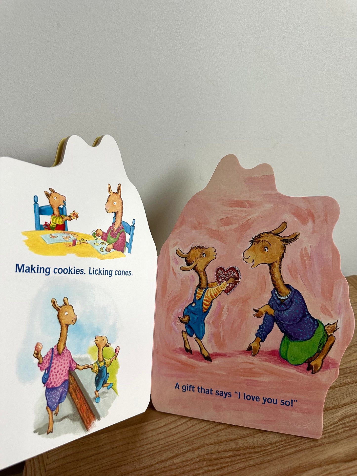 Llama Llama Loves His Mama Board Book / 1-4 years