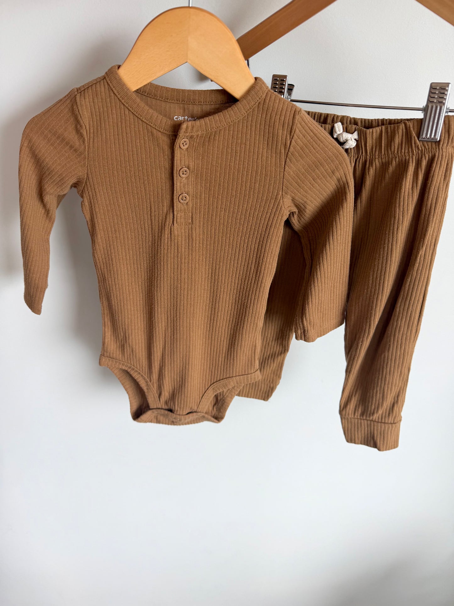 Golden Bodysuit + Pants Set (PLAY) / 12m