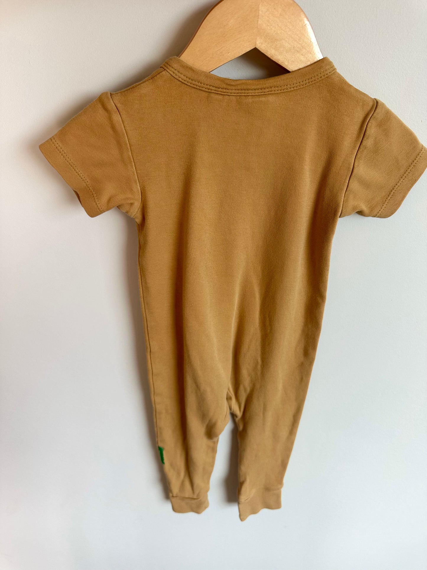 Parade Organics Caramel Short Sleeve Sleeper (PLAY)/ 6-12m