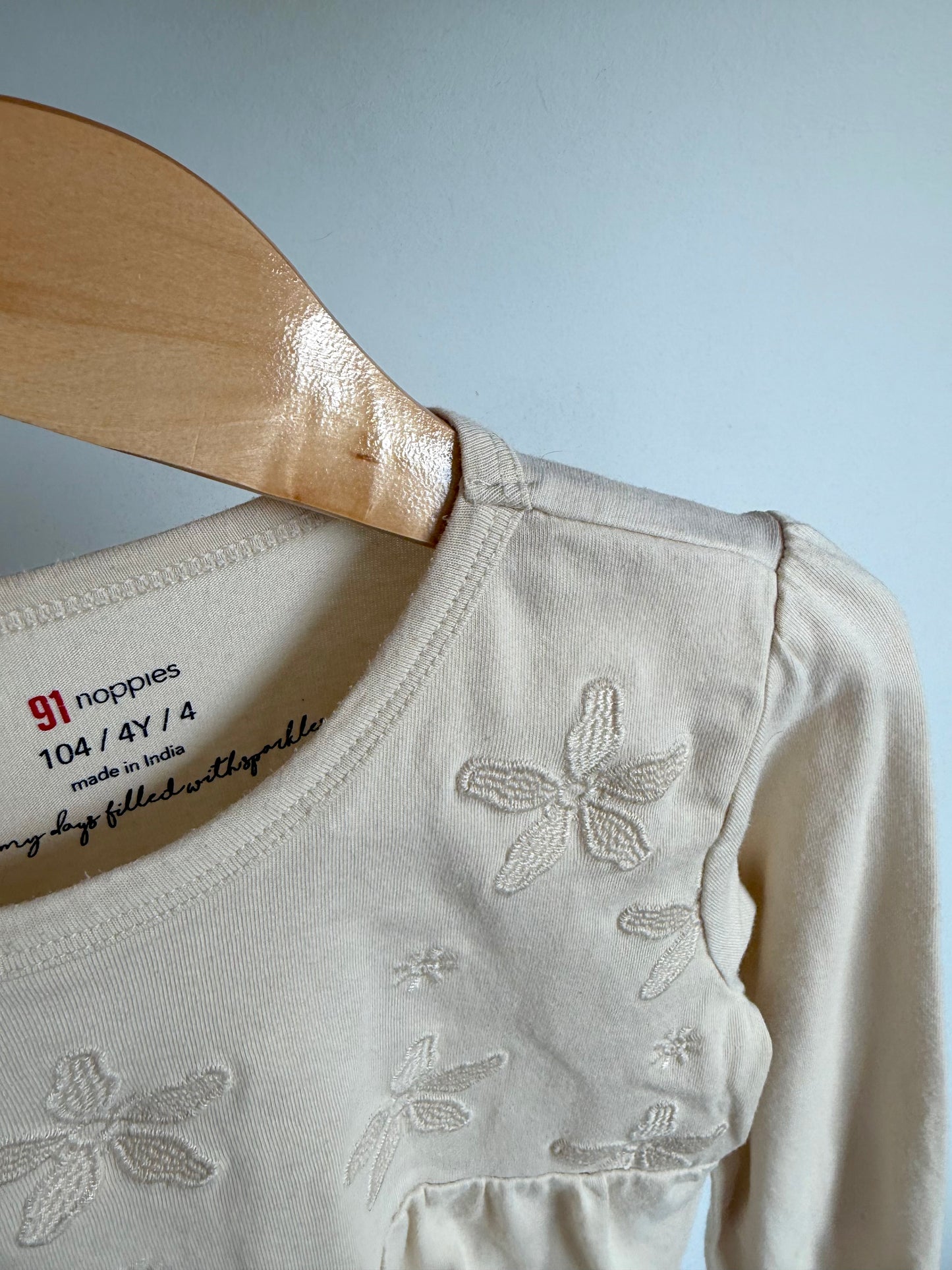 Noppies Cream Flower Top / 3-4T