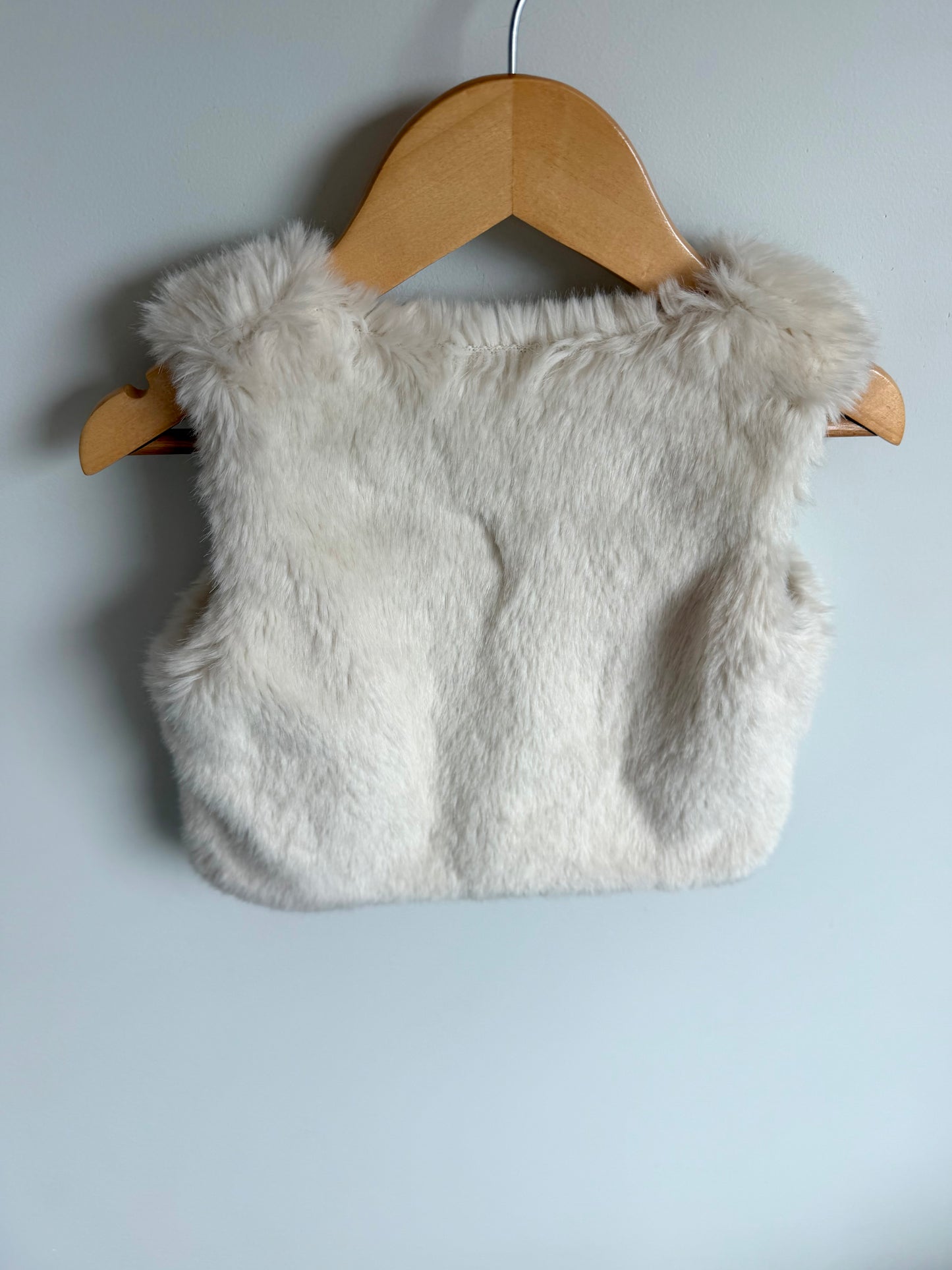 White Fluffy Vest / 2-3T