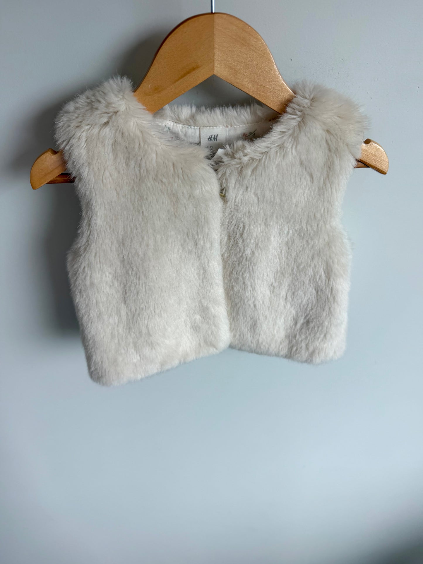 White Fluffy Vest / 2-3T