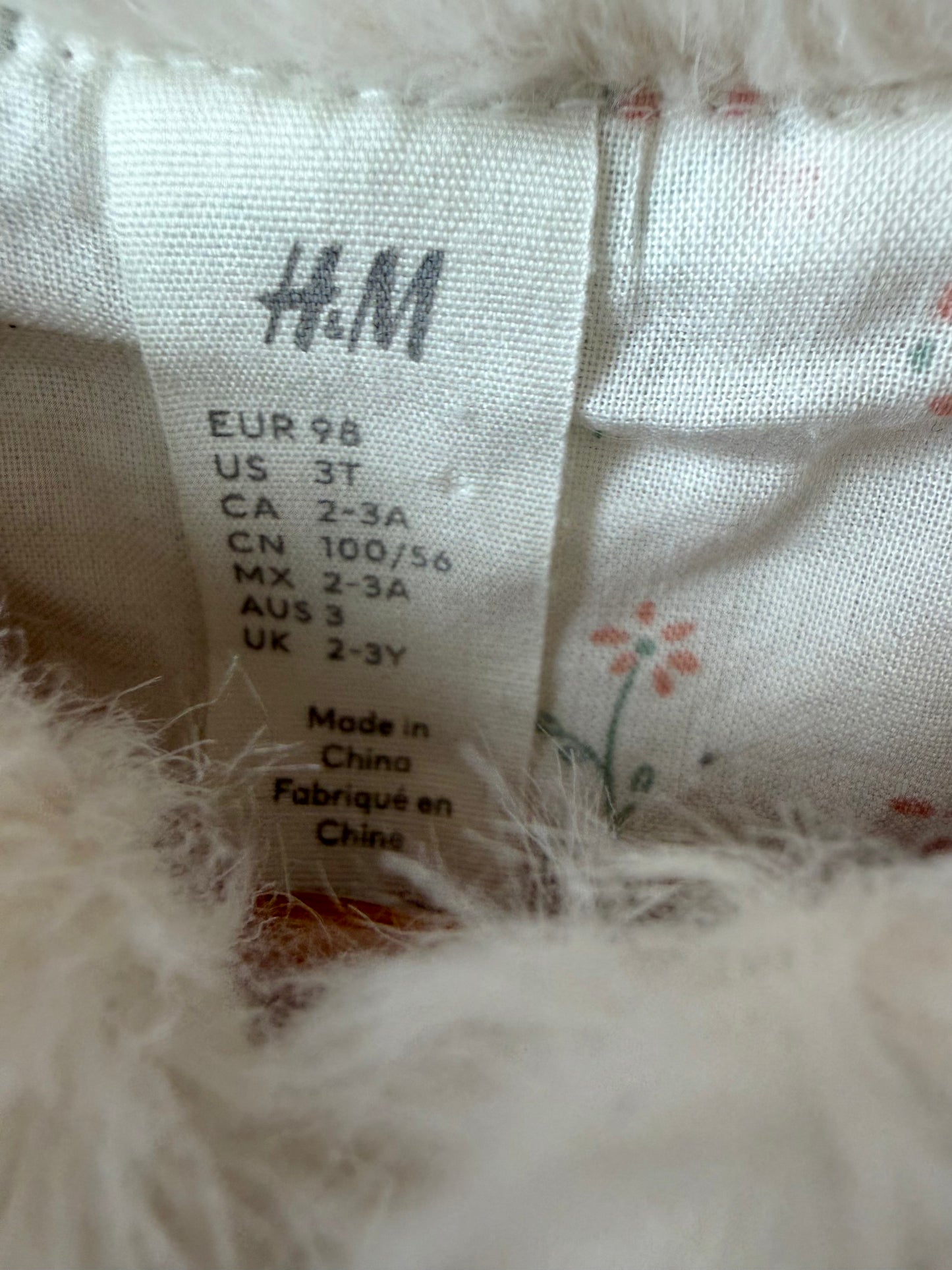 White Fluffy Vest / 2-3T