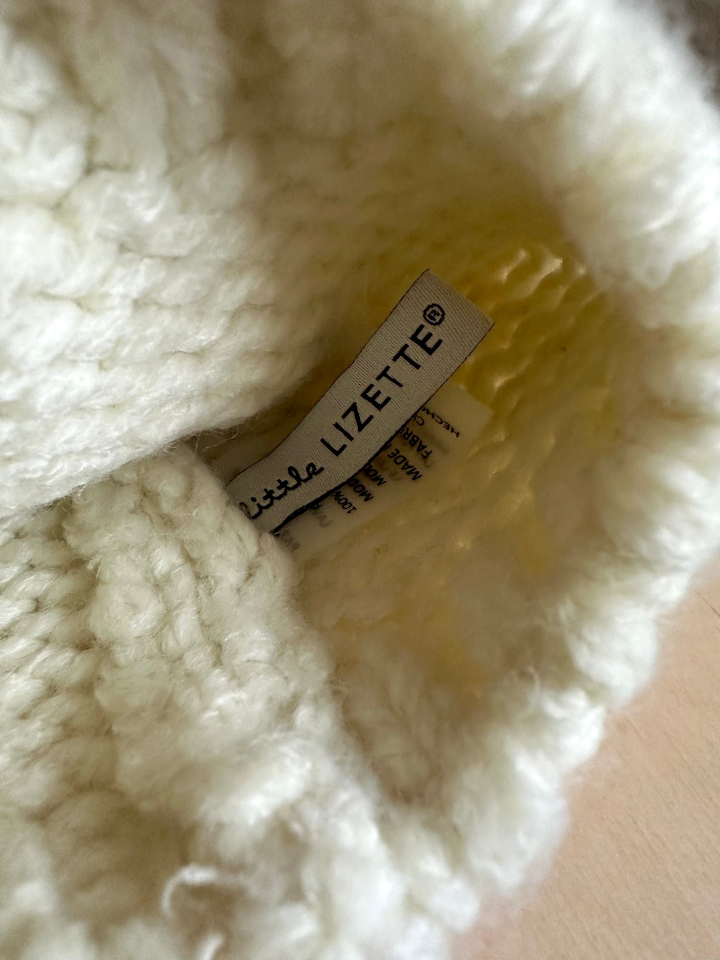 Cream Toque with Pom Pom / 6-12m?