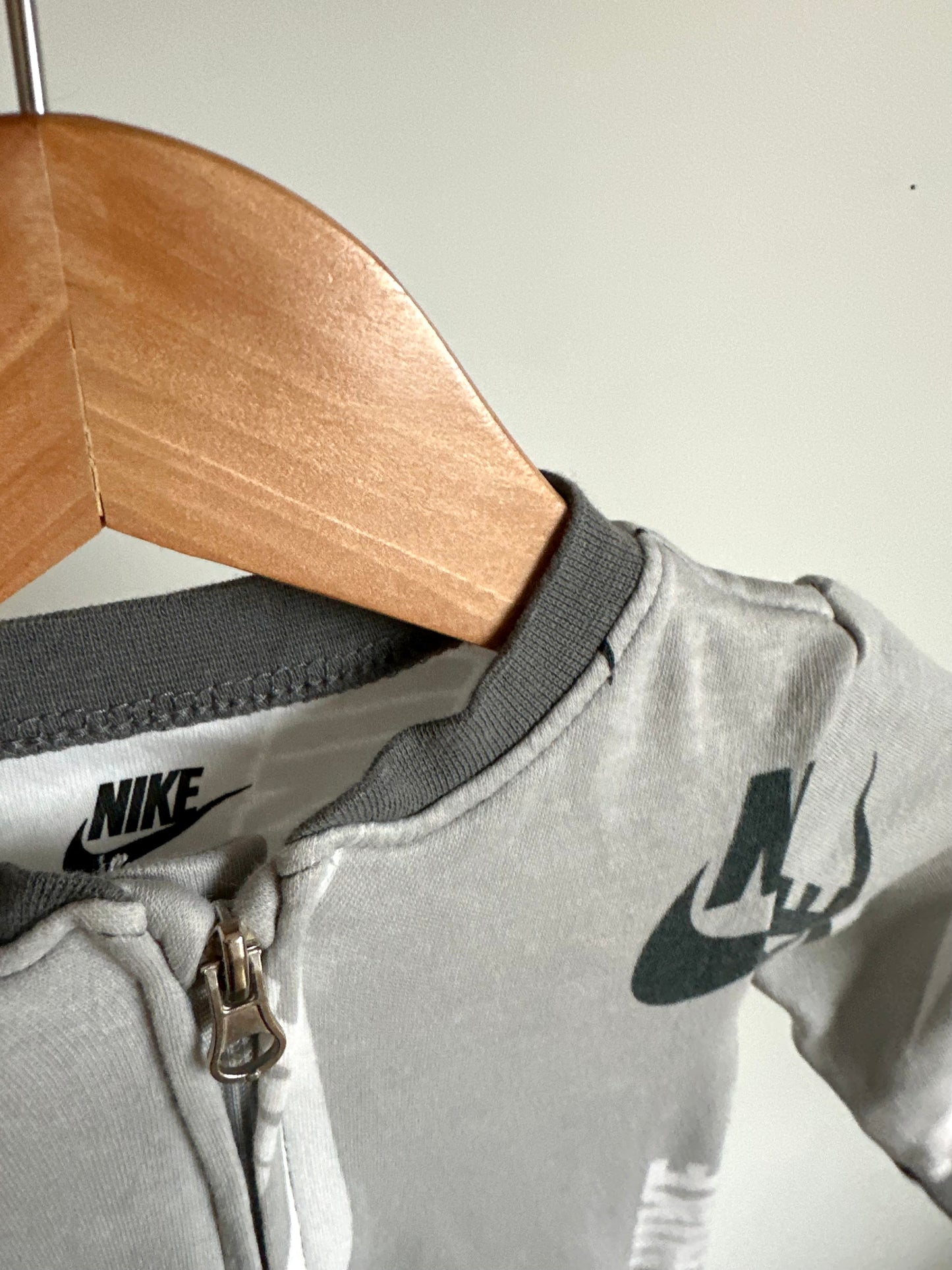 Nike Grey Zip Sleeper / 6m