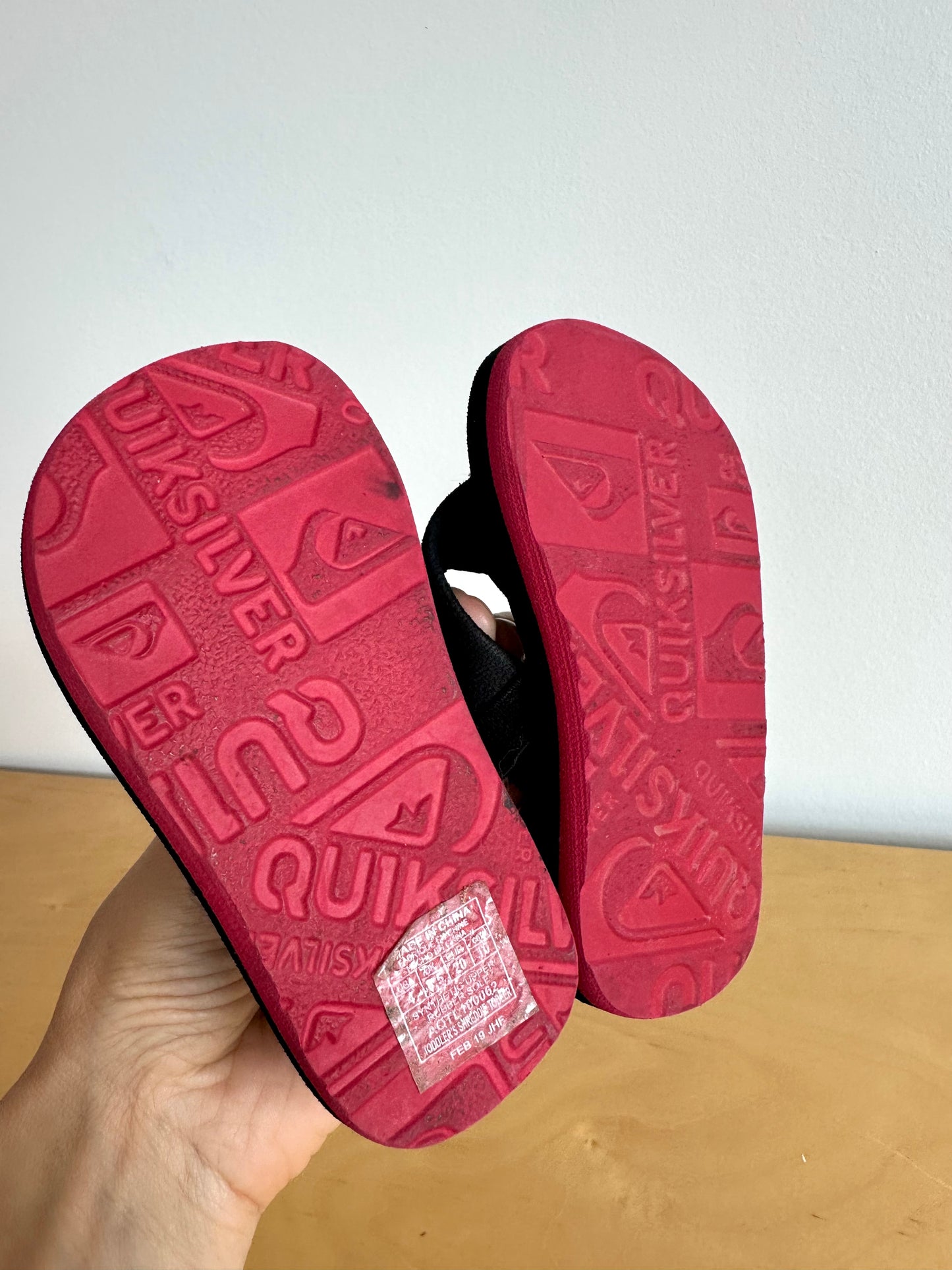 Quiksilver Black Sandals / Size 4 Toddler