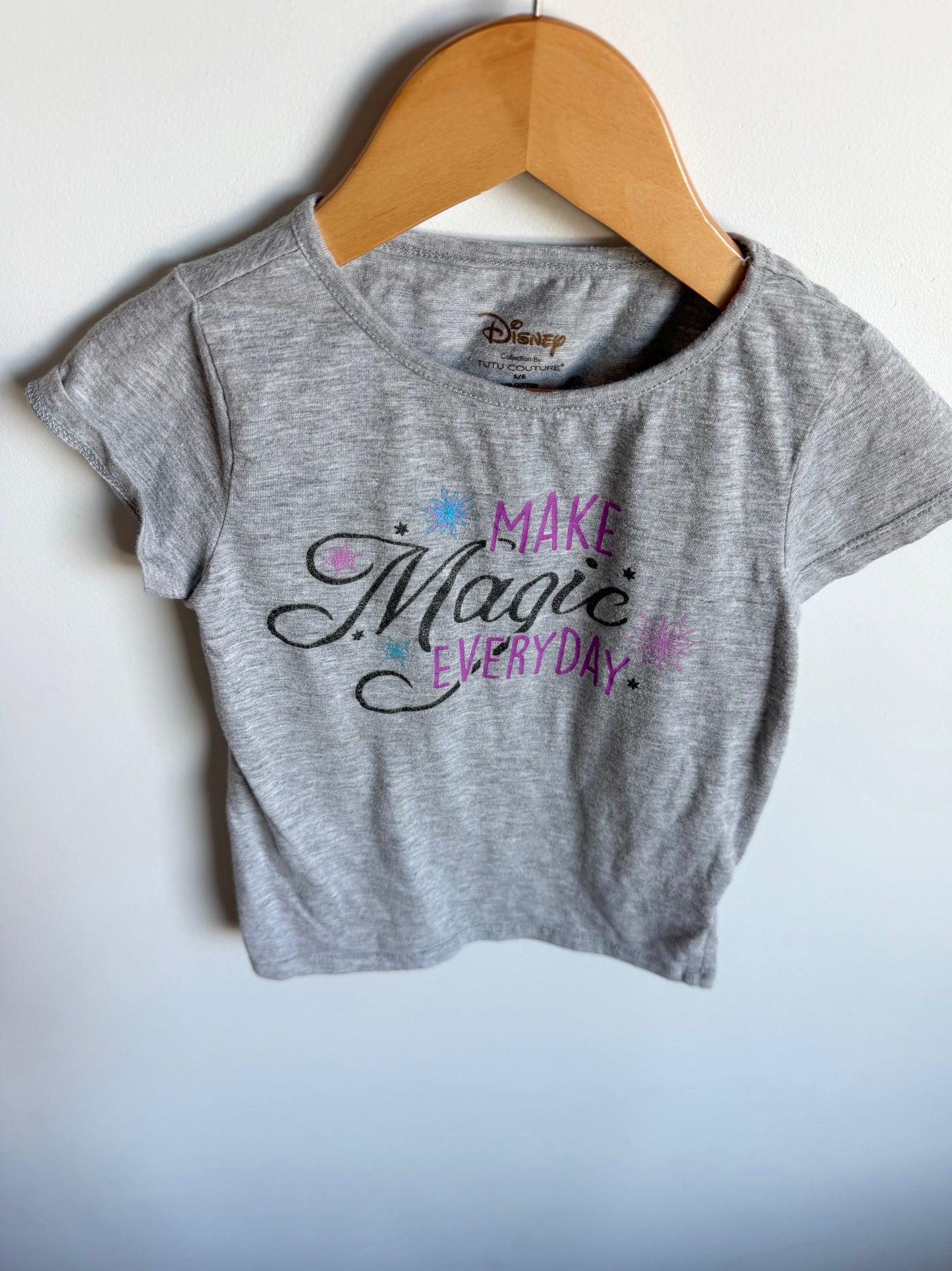 Make Magic Everyday Top / 5 years