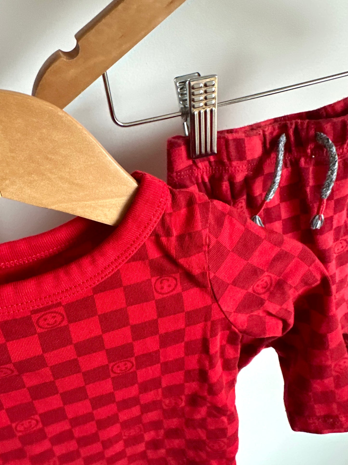 Red Checkered Smiley Top + Pants Set / 3-6m