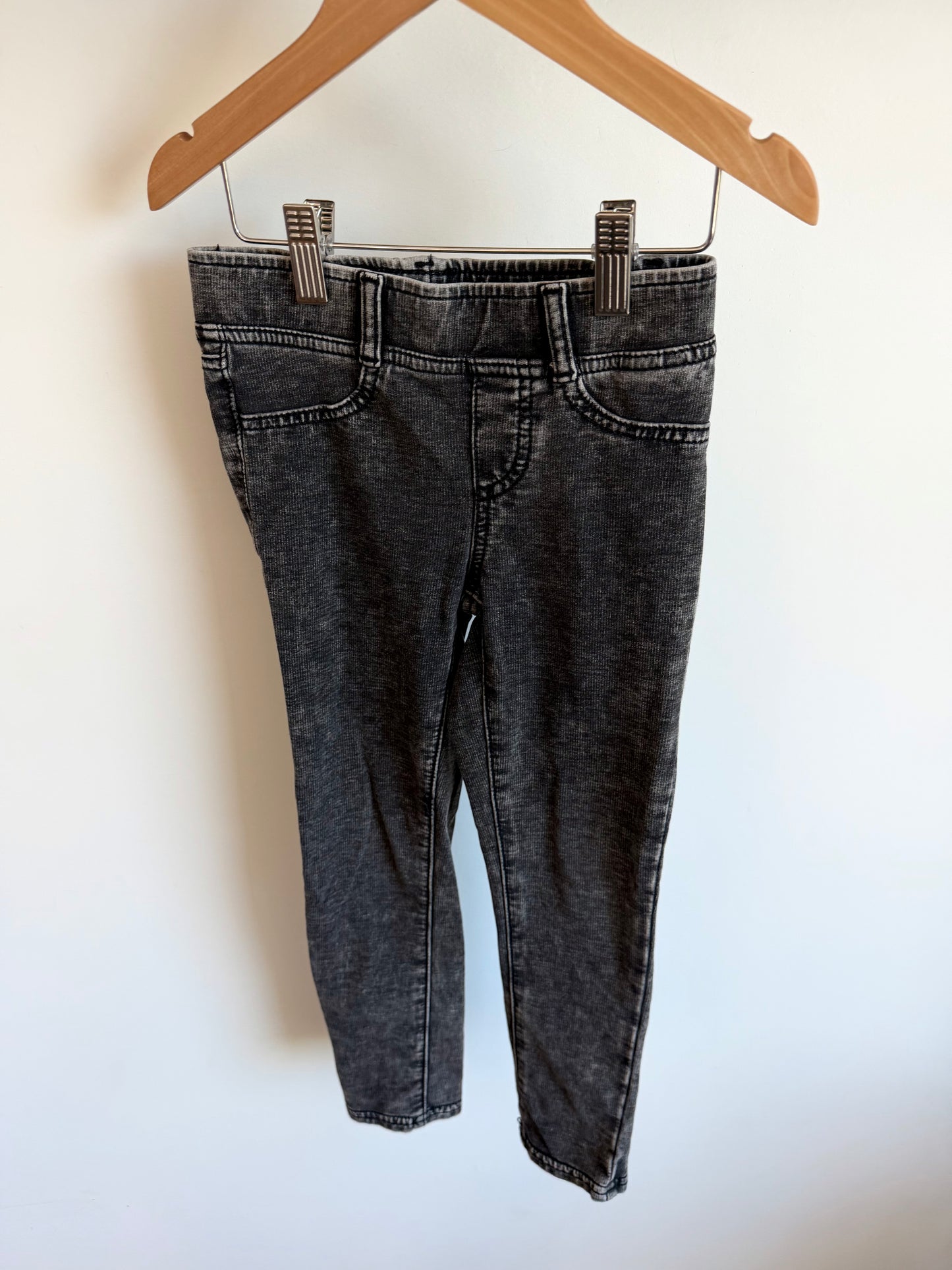 Levi's Dark Pull on Jeggings / 6 years
