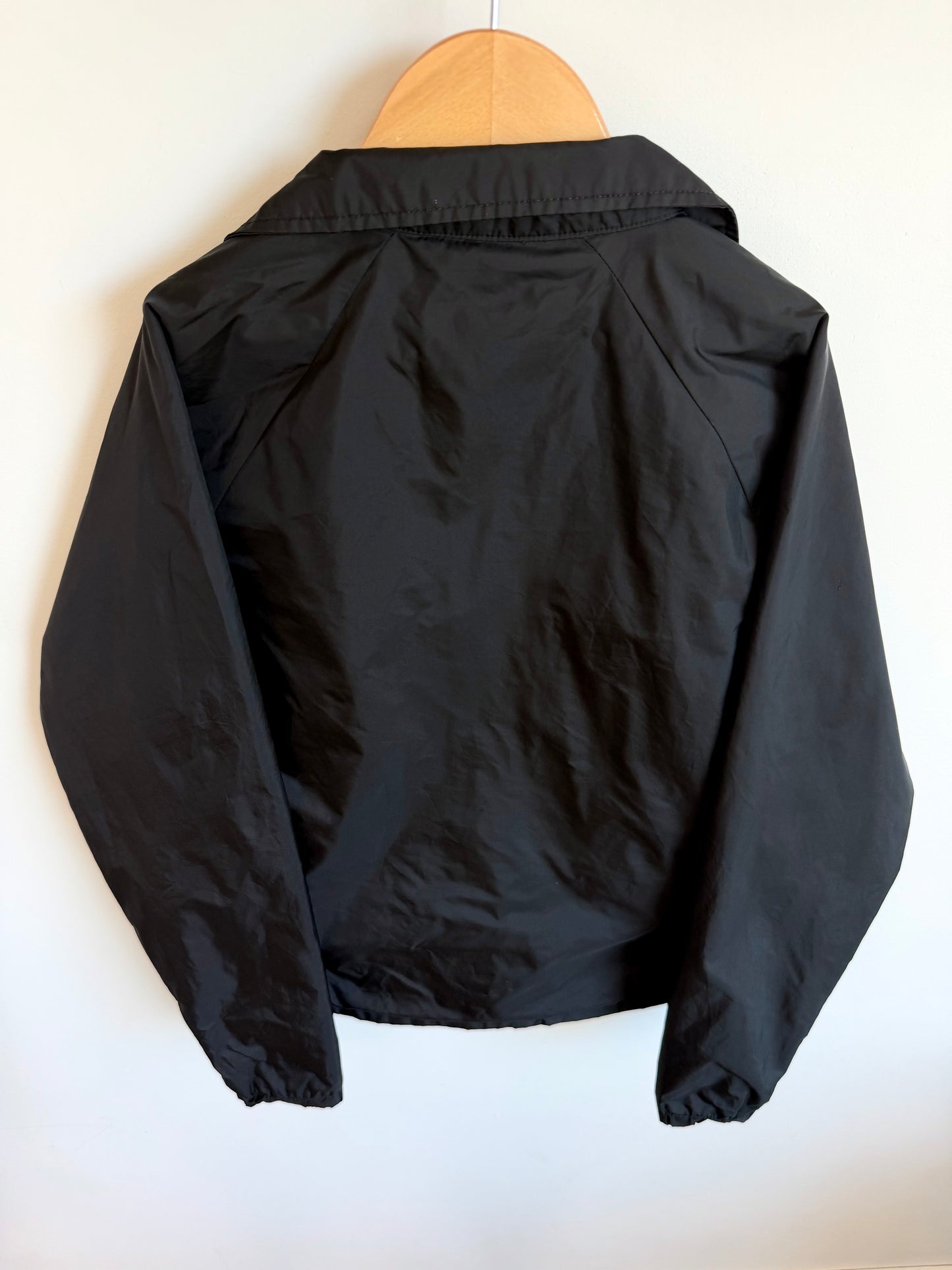 Black Vans " Off the Wall" Windbreaker / (Medium) 10 years?