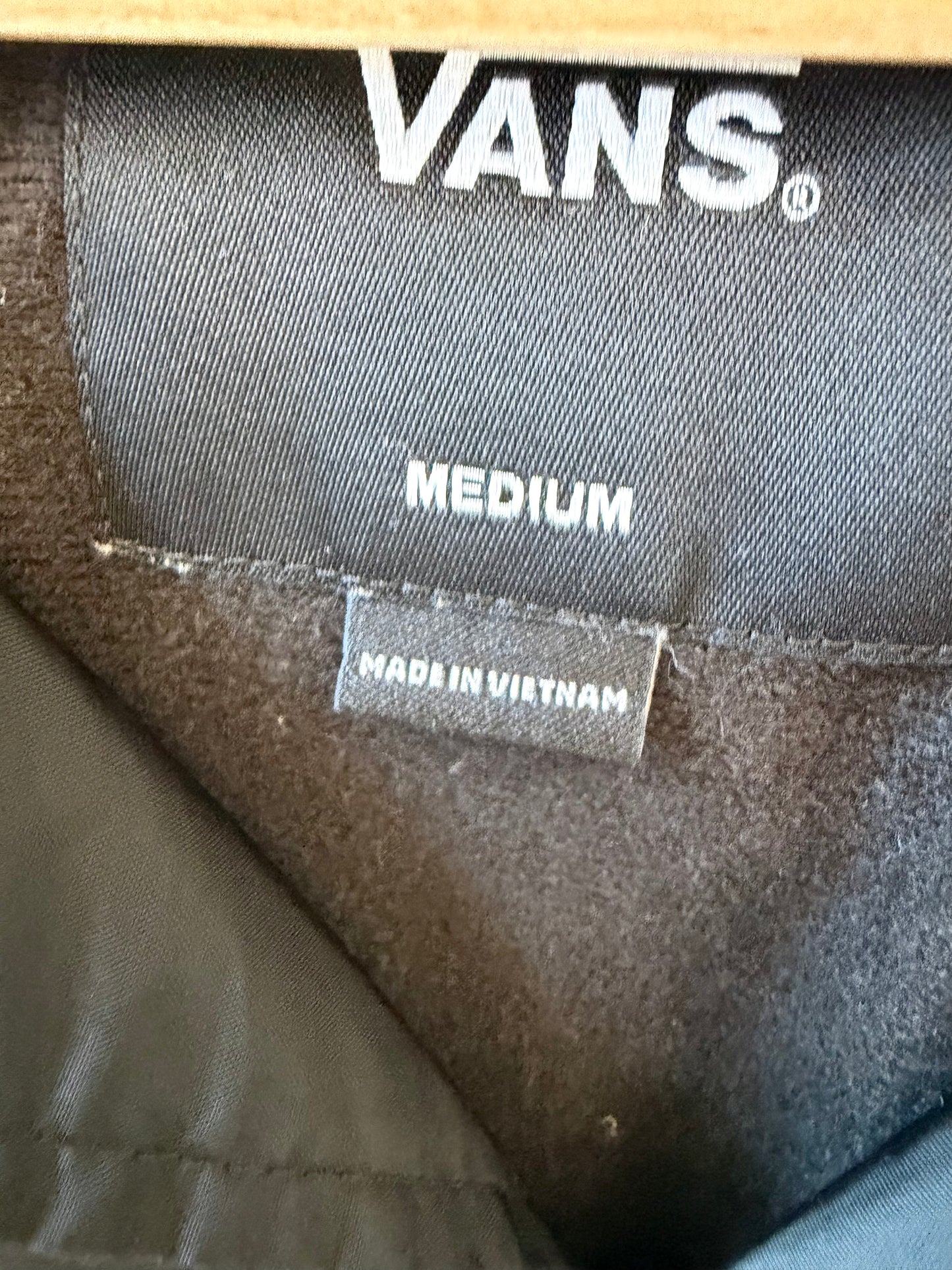 Black Vans " Off the Wall" Windbreaker / (Medium) 10 years?