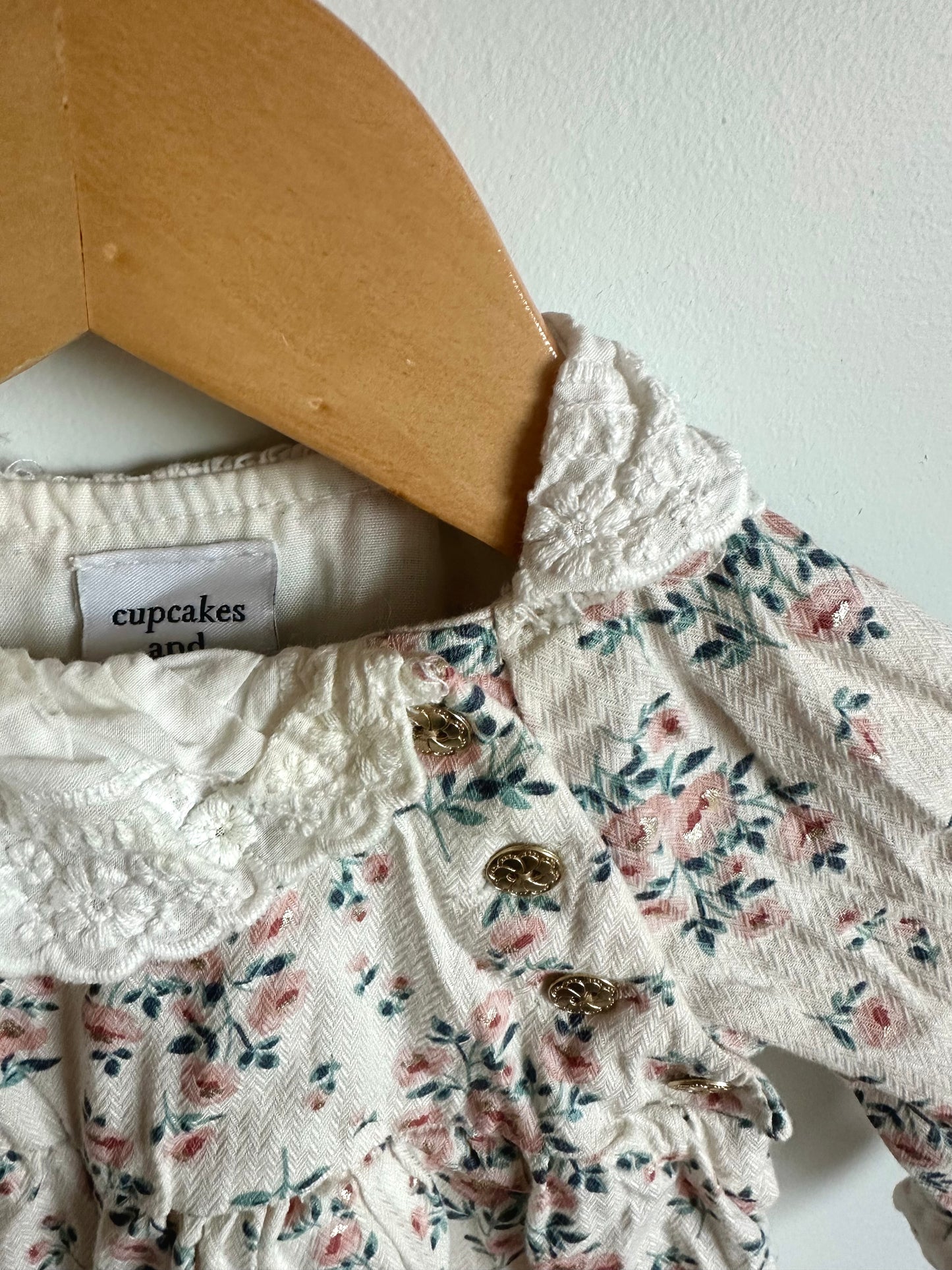 Cream Floral Top with Lace Collar / 3-6m