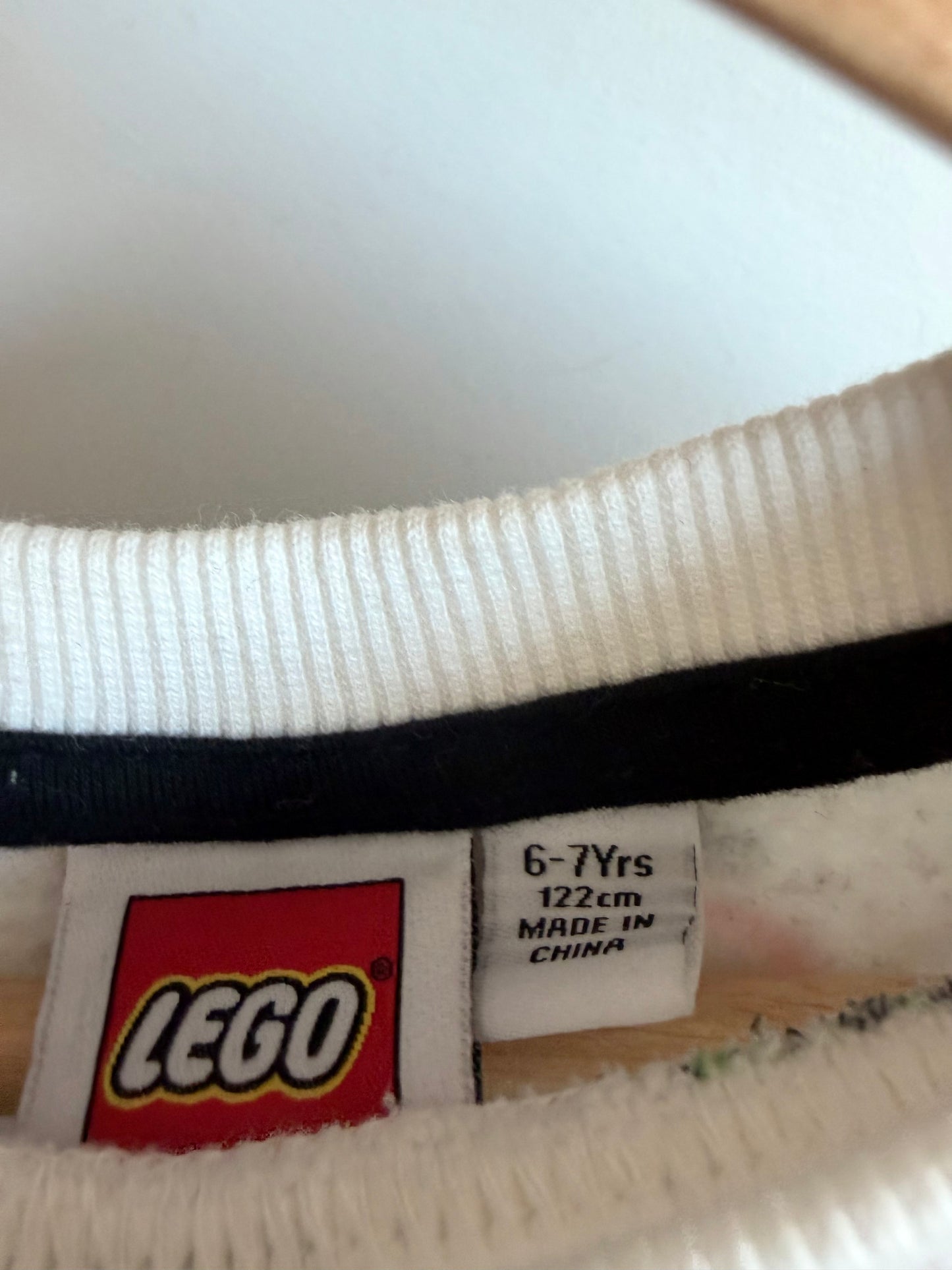 White Ninjago Crewneck / 6-7 years