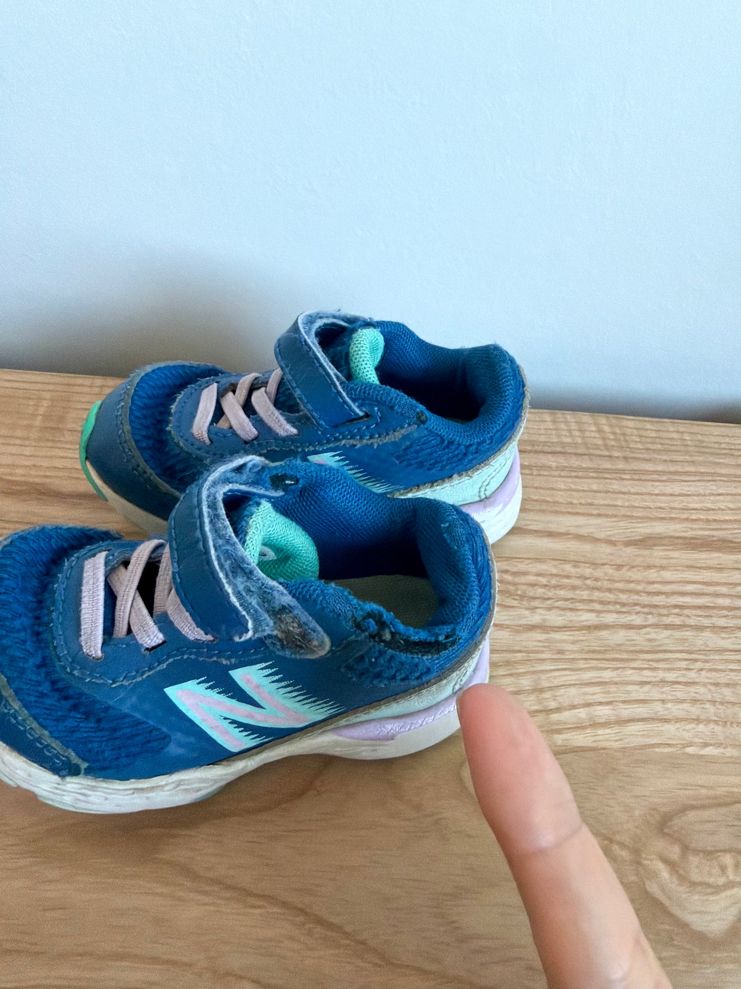New Balance Purple + Blue Shoes (PLAY) / Size 5 Toddler