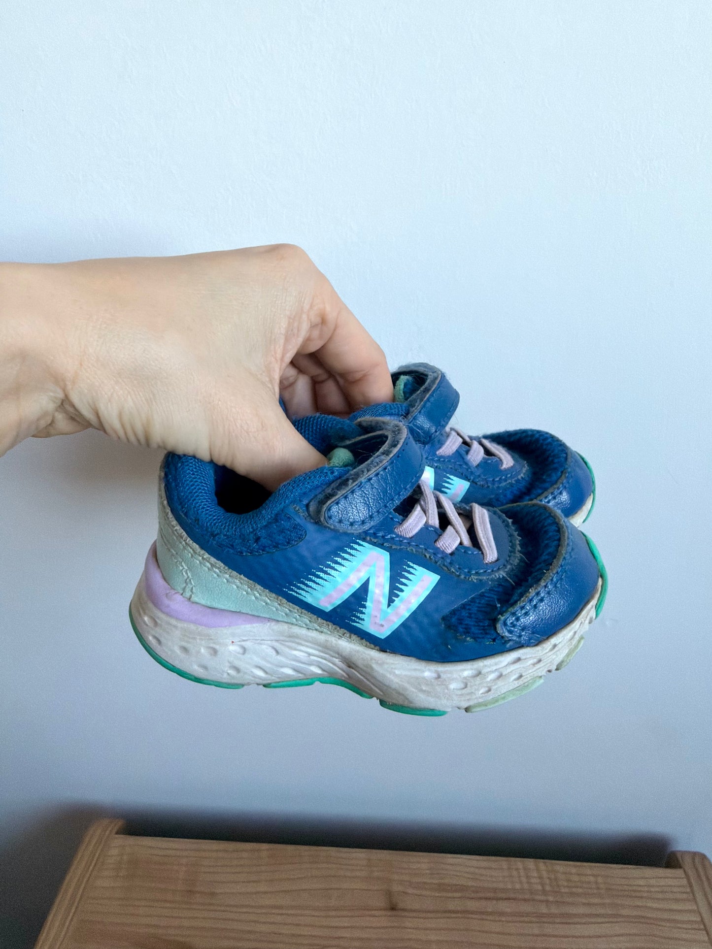 New Balance Purple + Blue Shoes (PLAY) / Size 5 Toddler