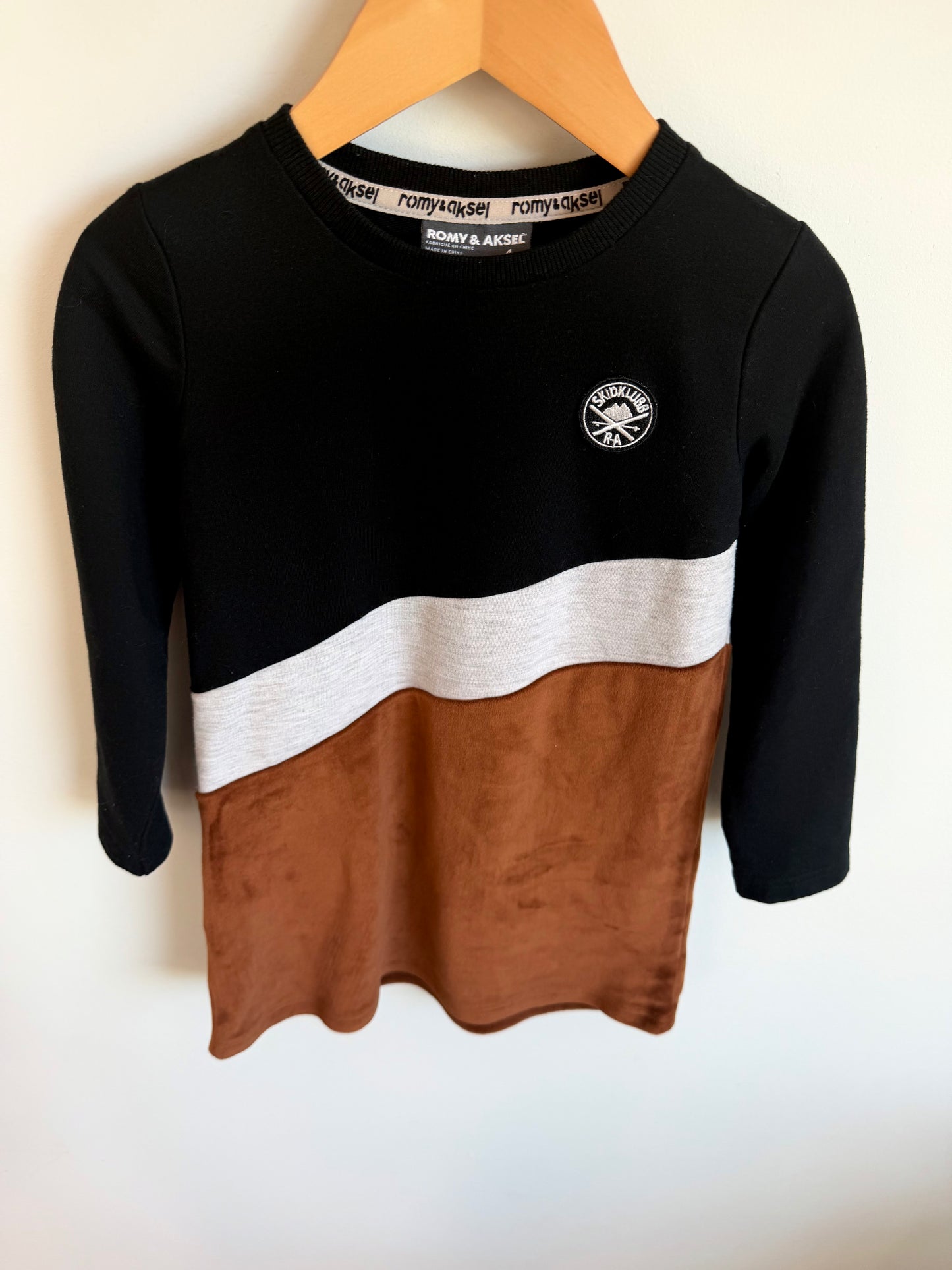 Romy & Aksel Long Sleeve Velour Dress / 4T