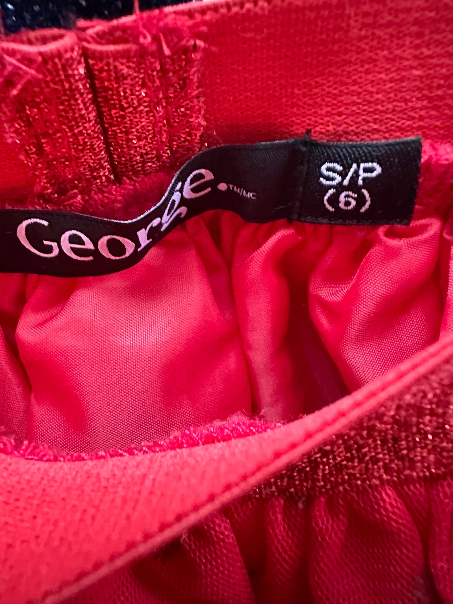 Red Heart Tutu Skirt / 6 years