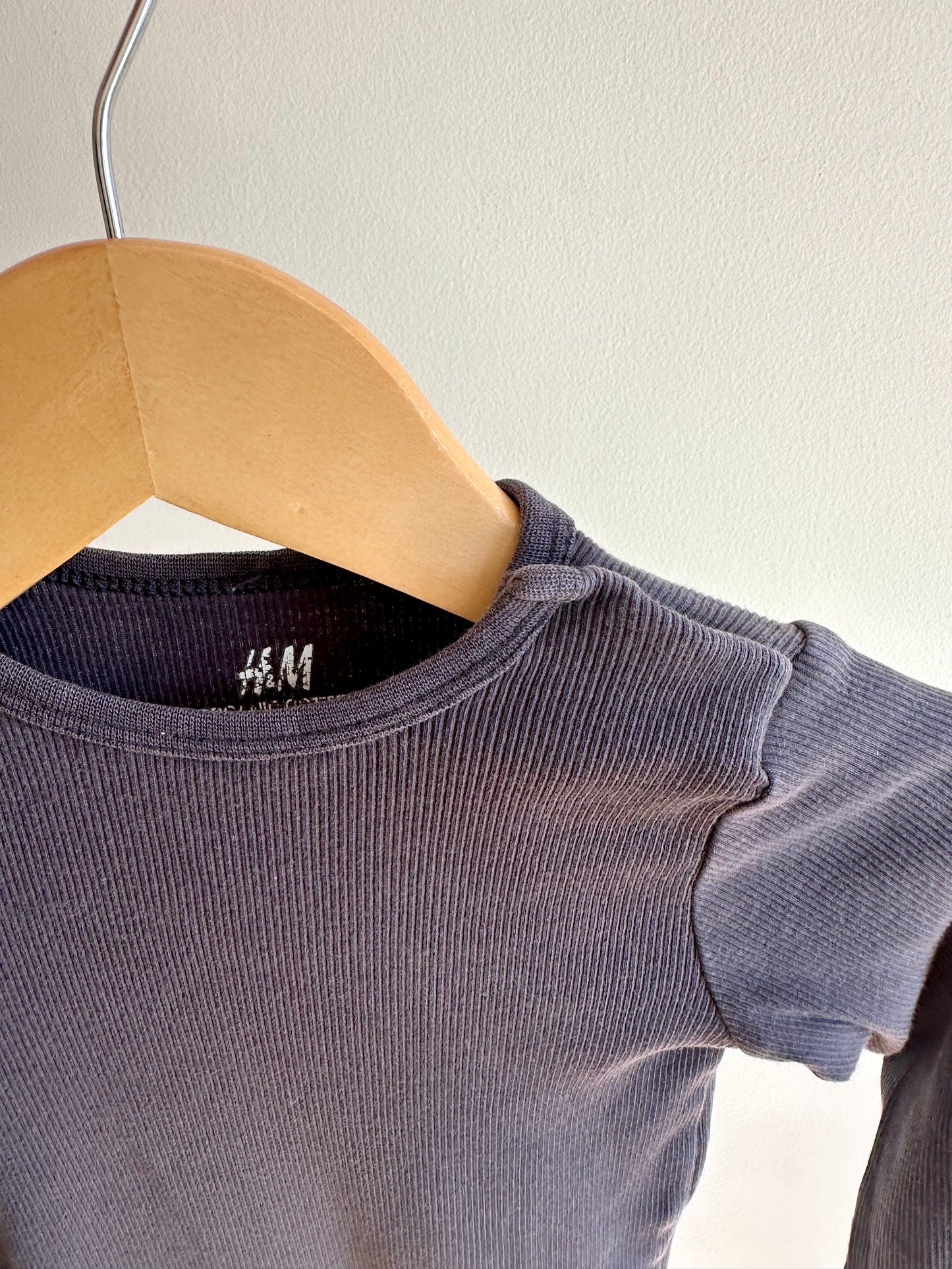 H&M Organic Ribbed Bodysuit / 12-18m