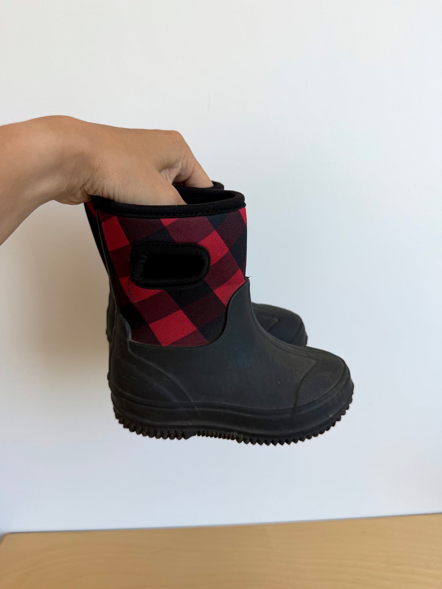 Buffalo Plaid Neoprene Rain Boots / Size 8 Toddler
