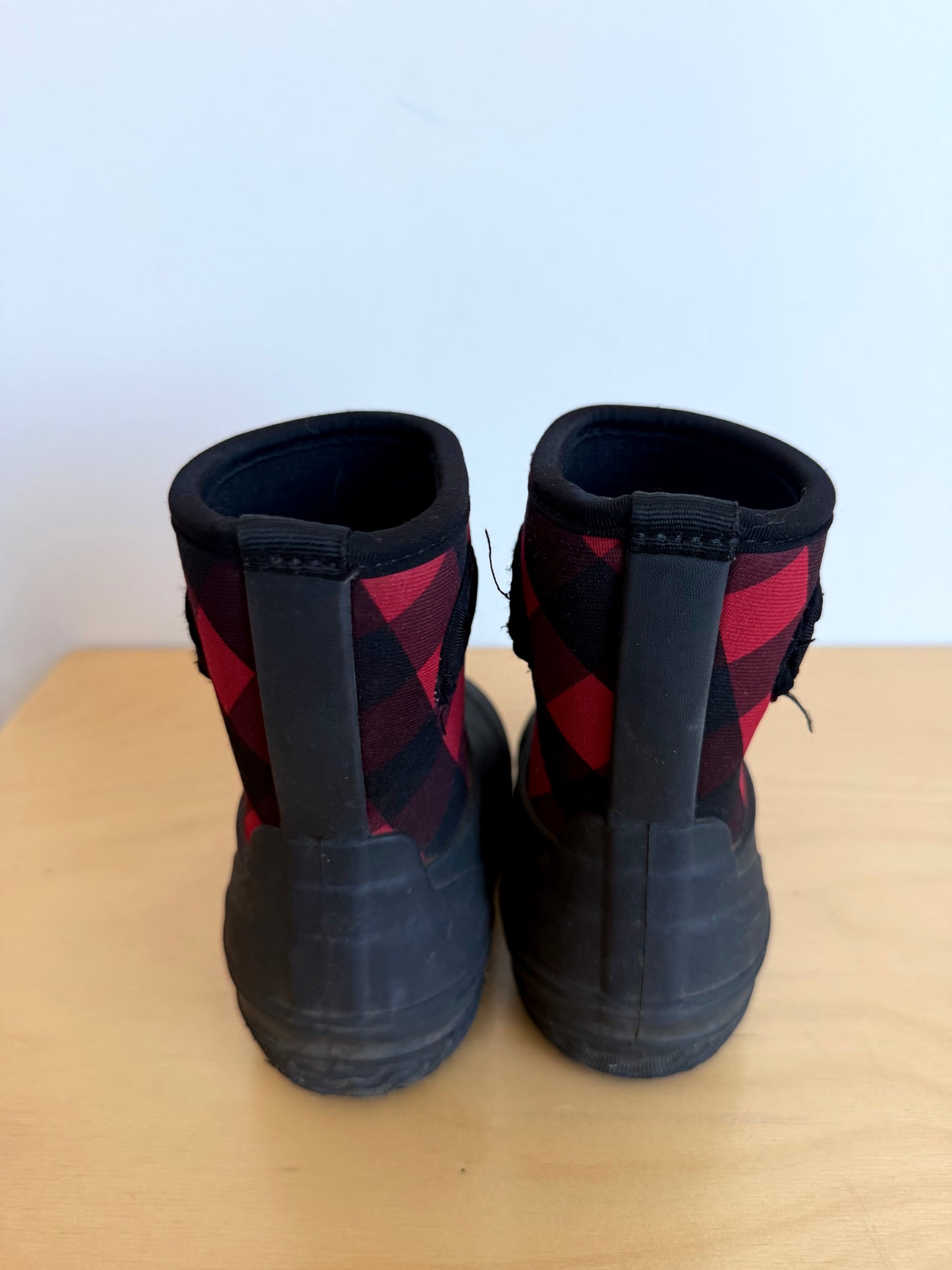 Buffalo Plaid Neoprene Rain Boots / Size 8 Toddler