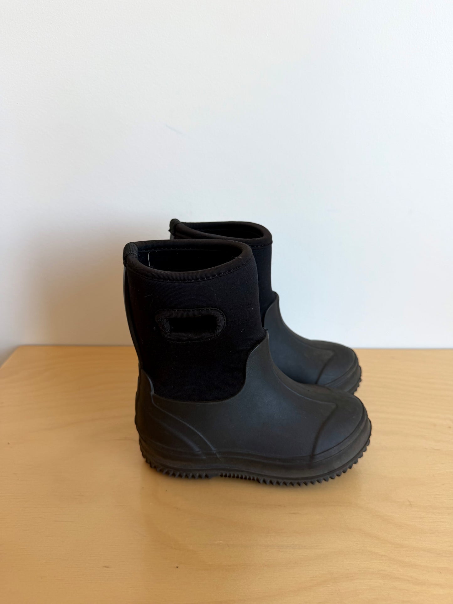 Black Neoprene Rain Boots / Size 9 Toddler