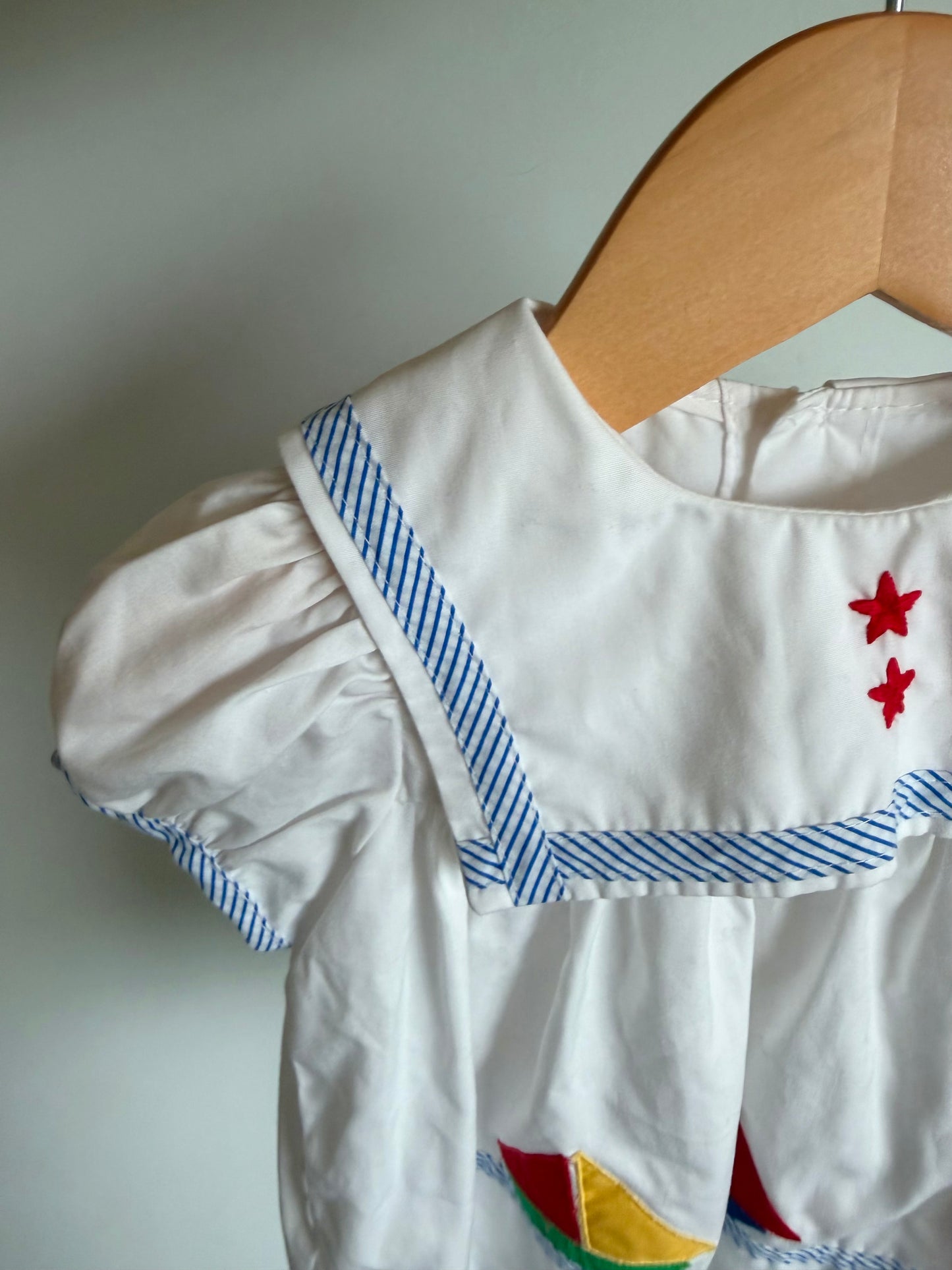 Vintage White Star + Sailboat Dress / 0-3m?