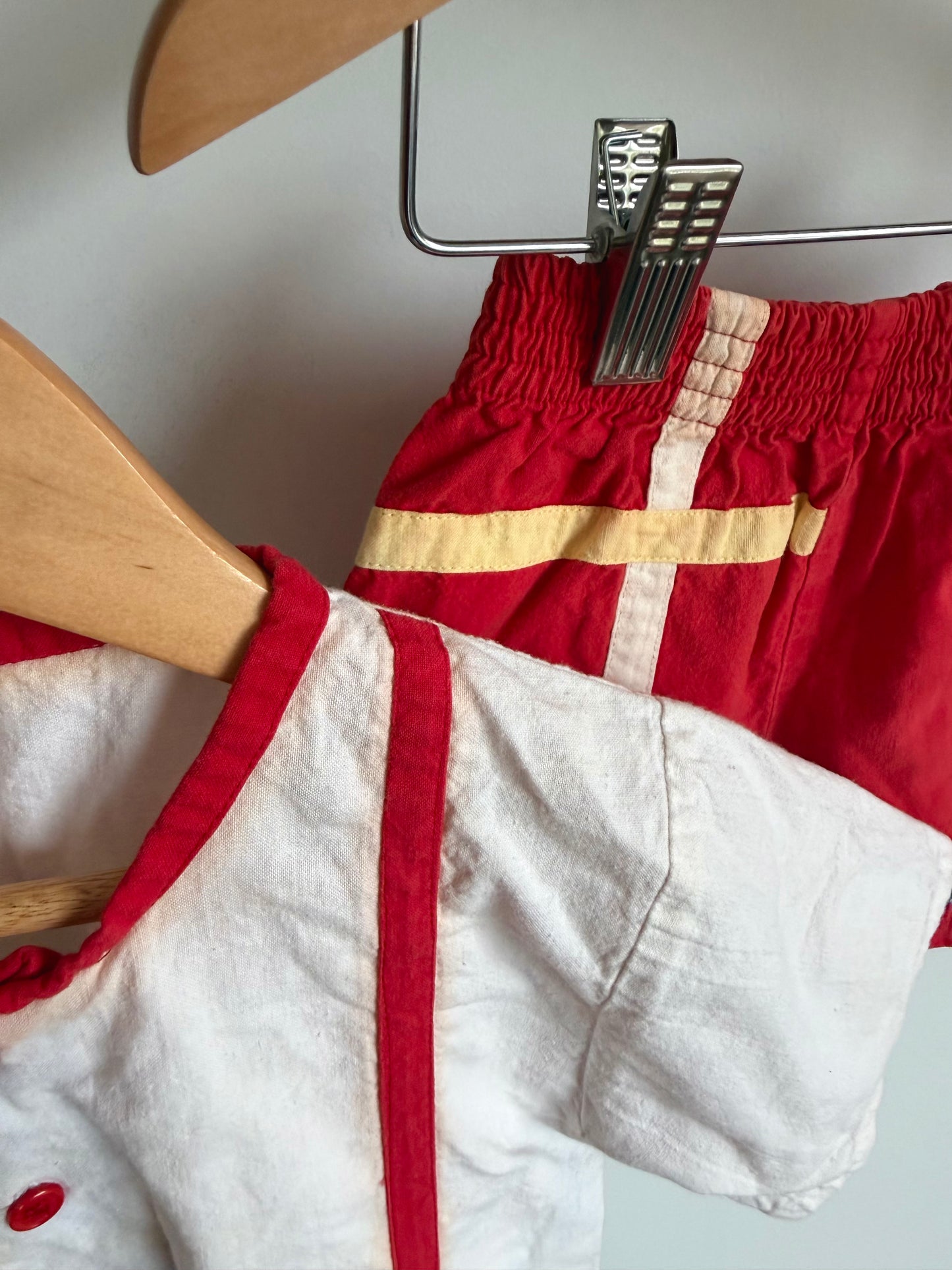 Vintage Stripes Red T-Shirt + Shorts Set / 3T