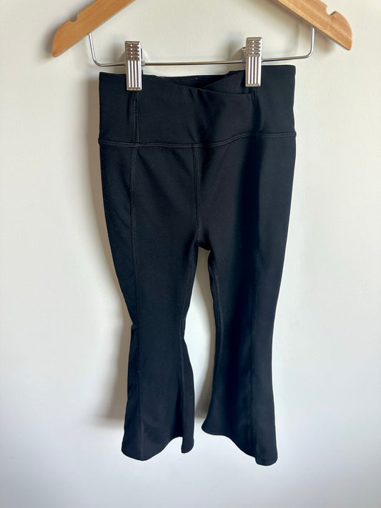 Black Exercise Flared Pants / 6 years (sm)